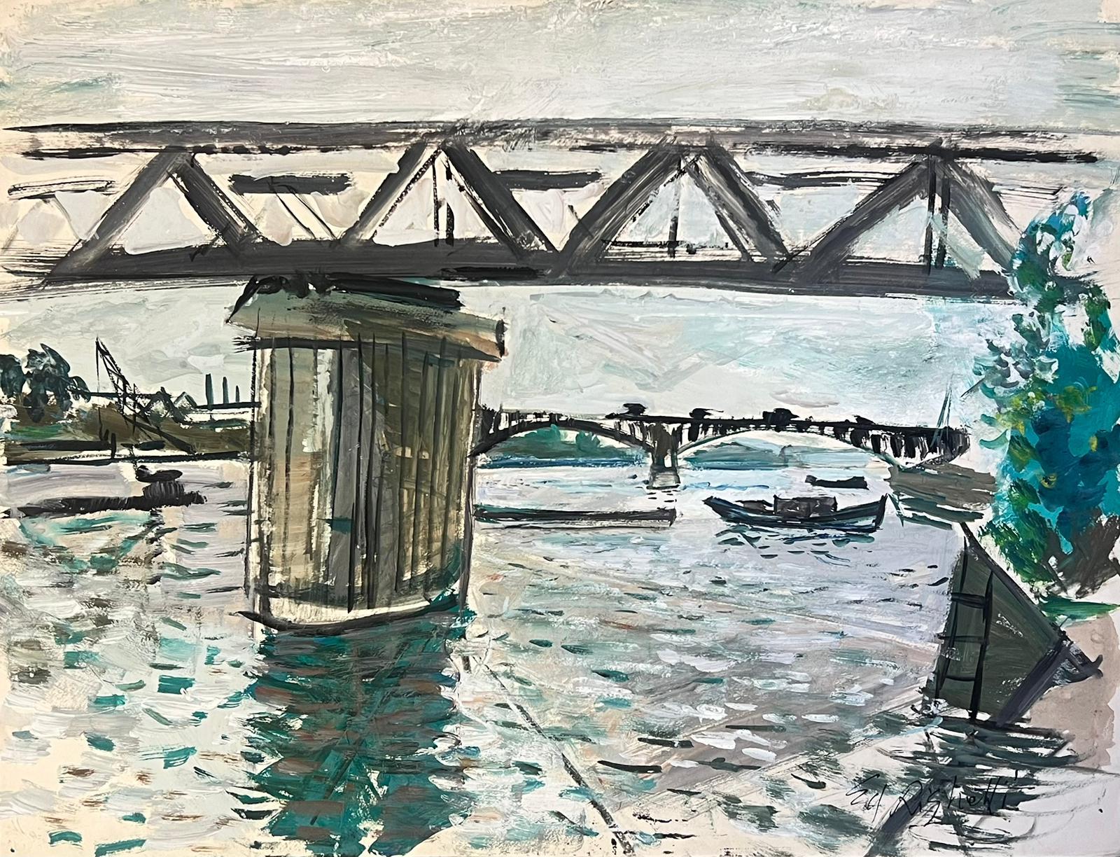 Escena arquitectónica de puente con reflejos en el agua y barcos