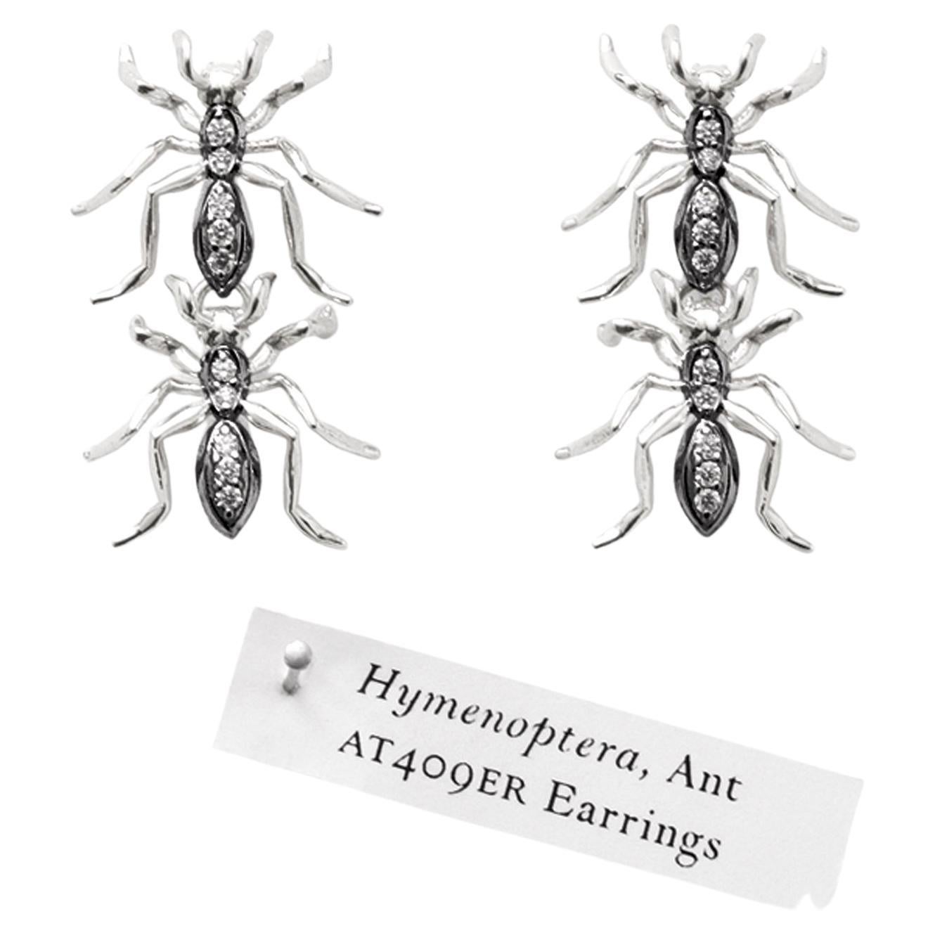 Boucles d'oreilles double fourmi  Or blanc  Diamants rhodiés noirs