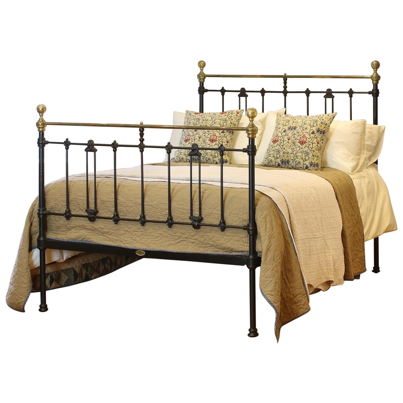 Double Antique Bed in Black, MD97