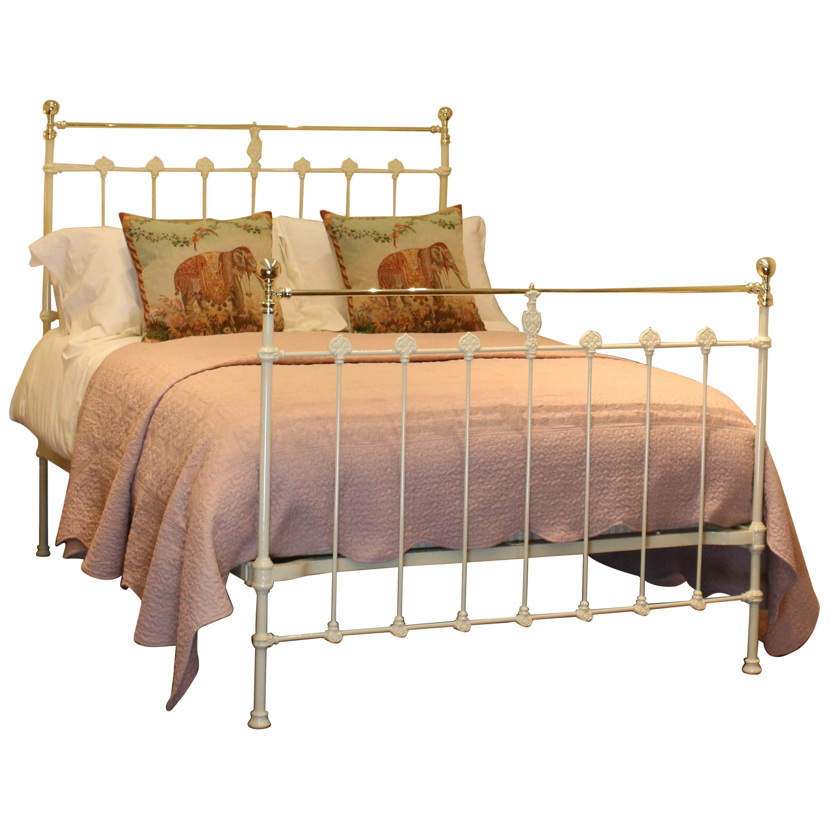 Double Antique Bed in Cream - MD70