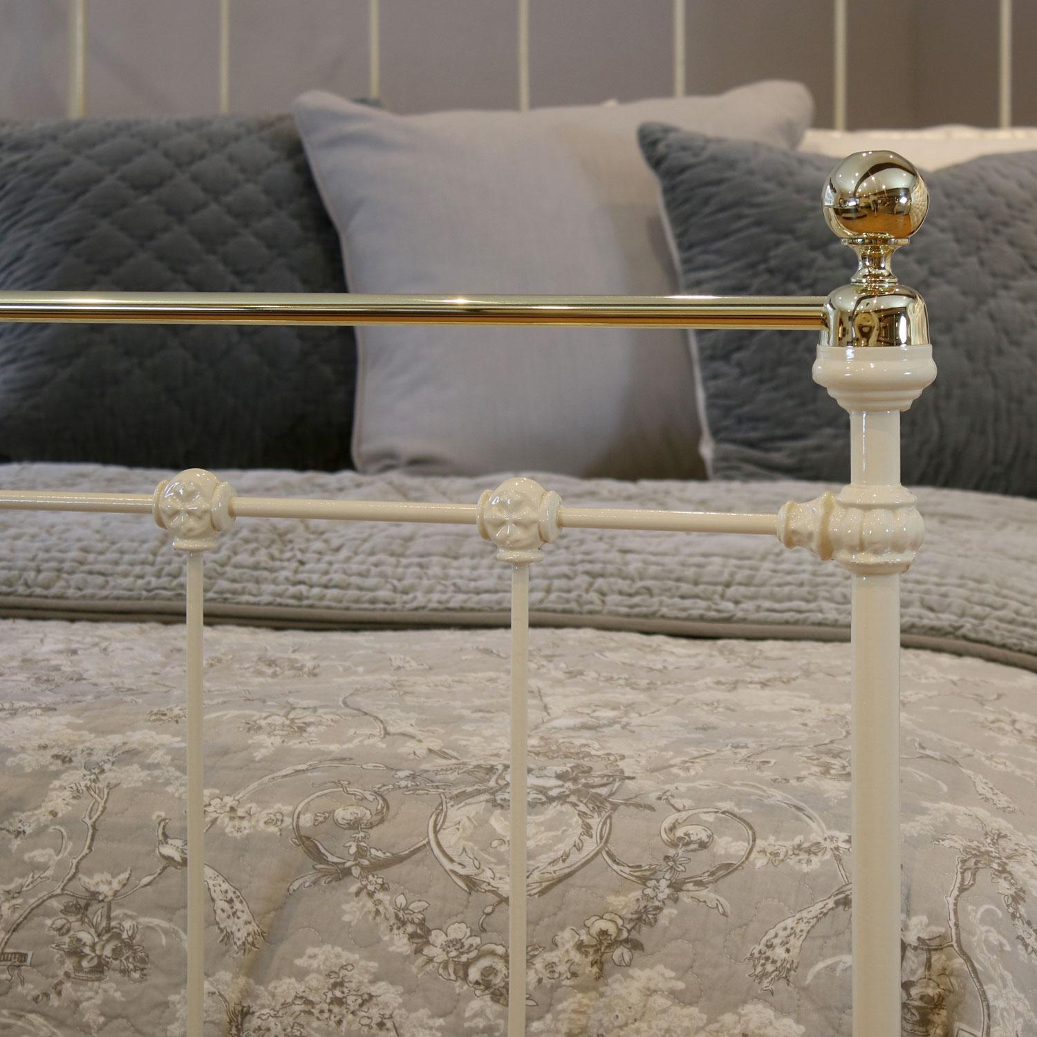Victorian Double Antique Bed in Cream, MD98