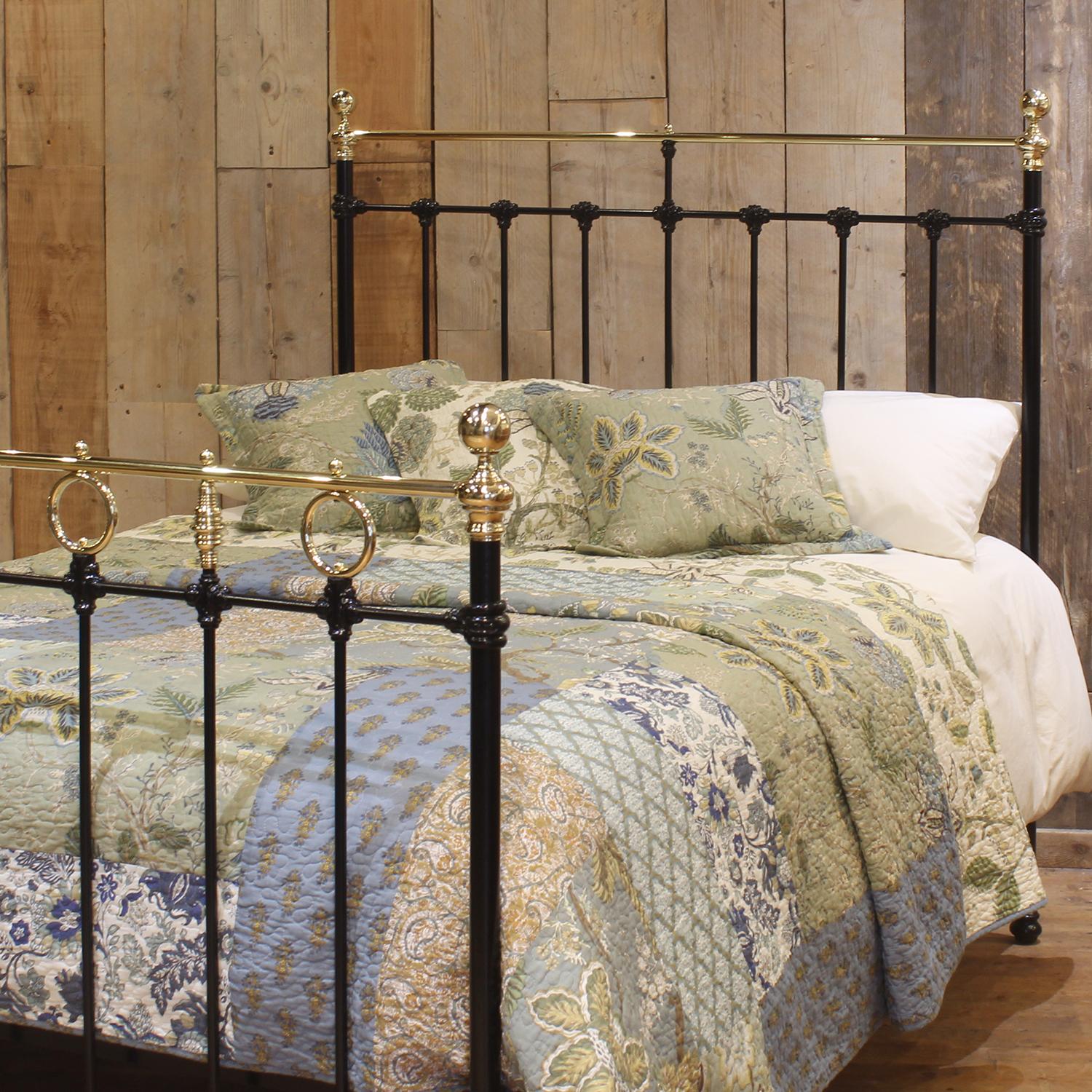 Victorian Double Antique Cast Iron and Brass Bed in Black with Decorative Features, MD162 For Sale