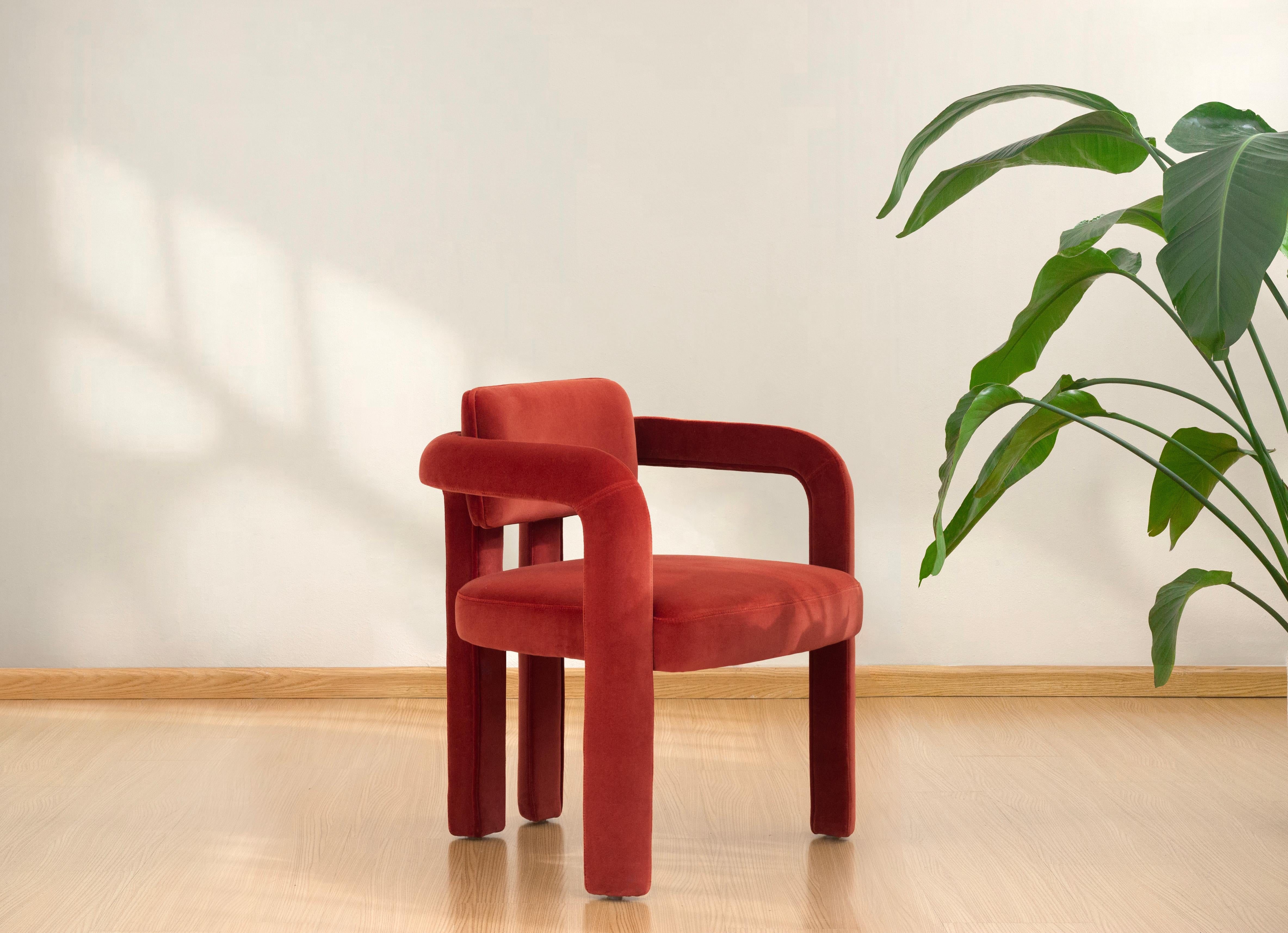 Tissu Chaise de salle à manger à double arc, velours InsidherLand de Joana Santos Barbosa en vente