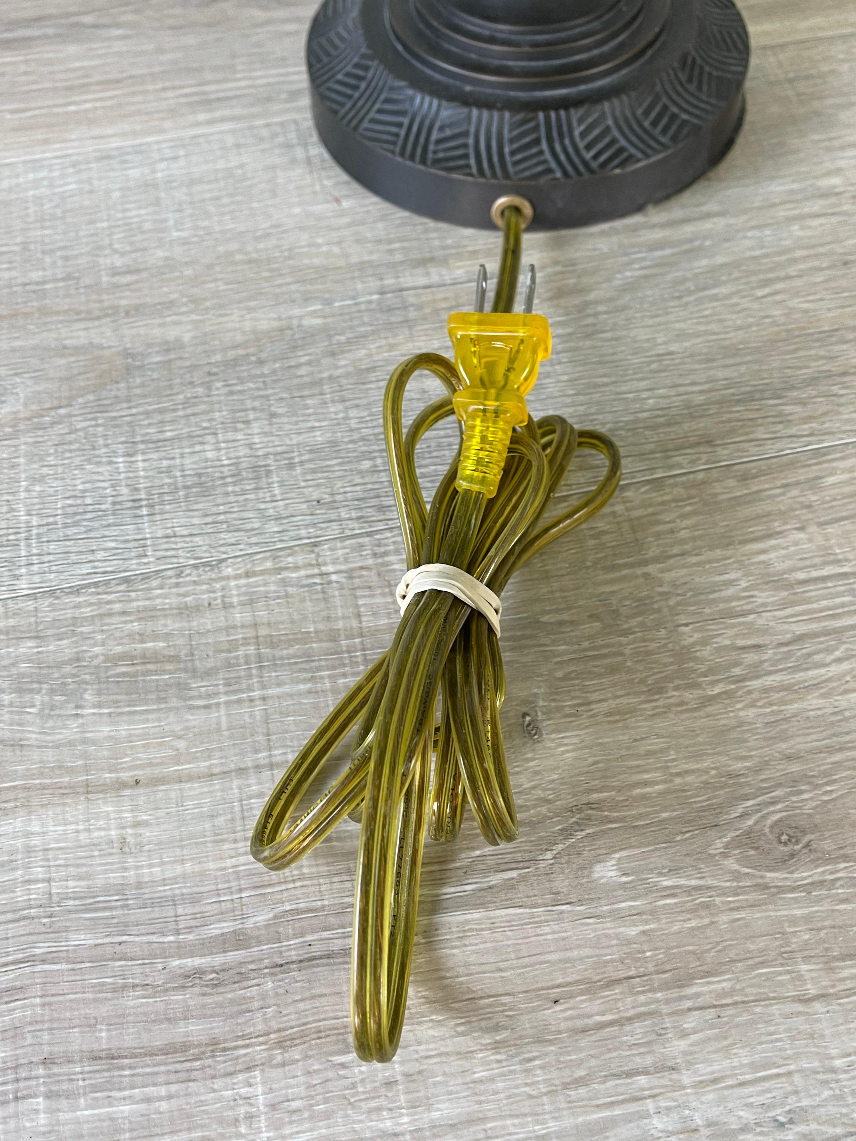 Doppelarmige rechteckige Tischlampen mit Lampenschirmen, Paar im Angebot 7