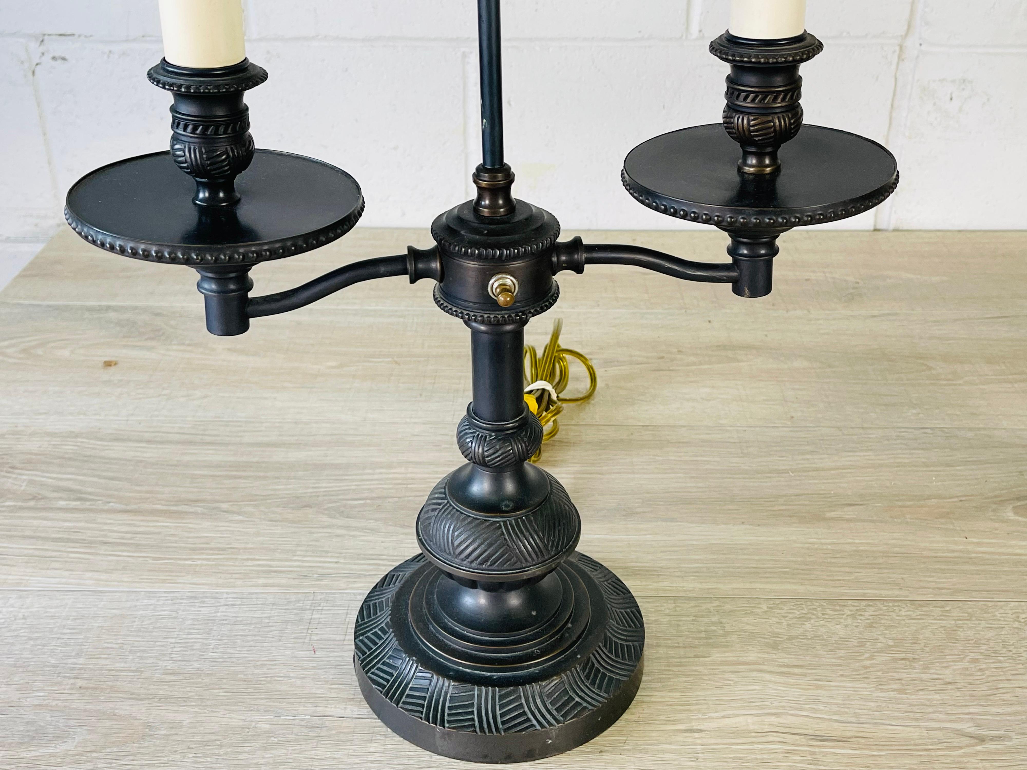 Doppelarmige rechteckige Tischlampen mit Lampenschirmen, Paar im Angebot 2