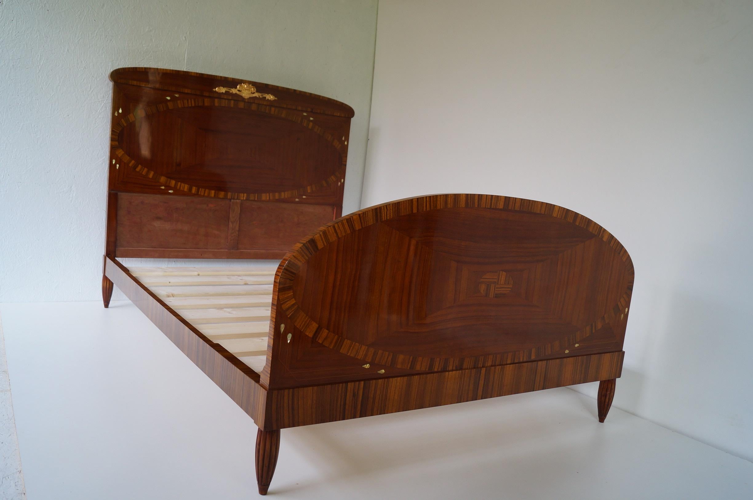 We present Art Deco Secesja bed from 1900-1910
Every piece of furniture that leaves our workshop from the beginning to the end is subjected to manual renovation, so as to restore its original condition from many years ago (It has been cleaned to