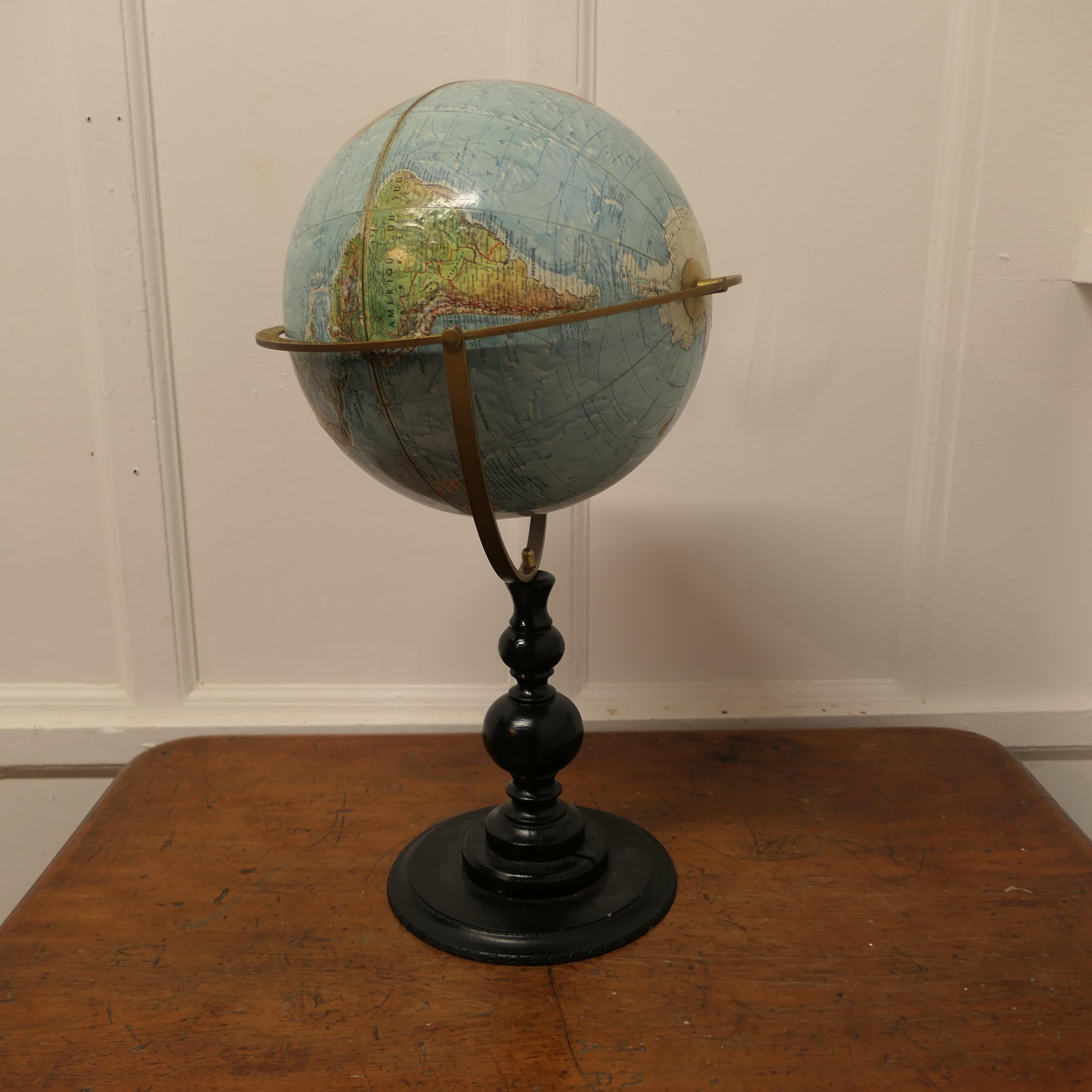 Double Axis Scan Globe A/S mit erhabener Topographie, guter Schreibtischkugel (Mitte des 20. Jahrhunderts) im Angebot