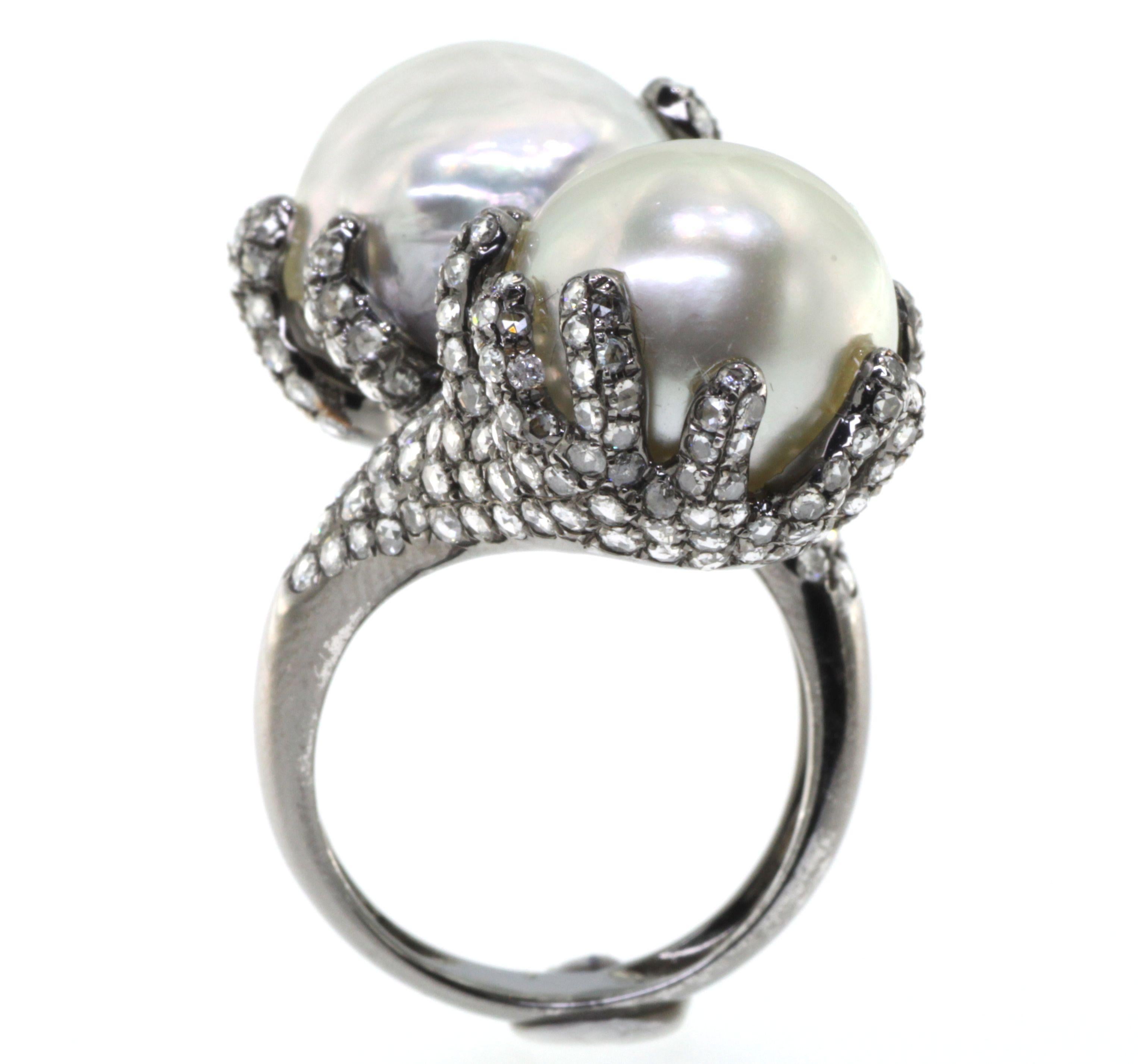 Contemporary Baroque South Sea Pearl Toi Et Moi Diamond Ring in 18 Karat Rhodium Gold For Sale