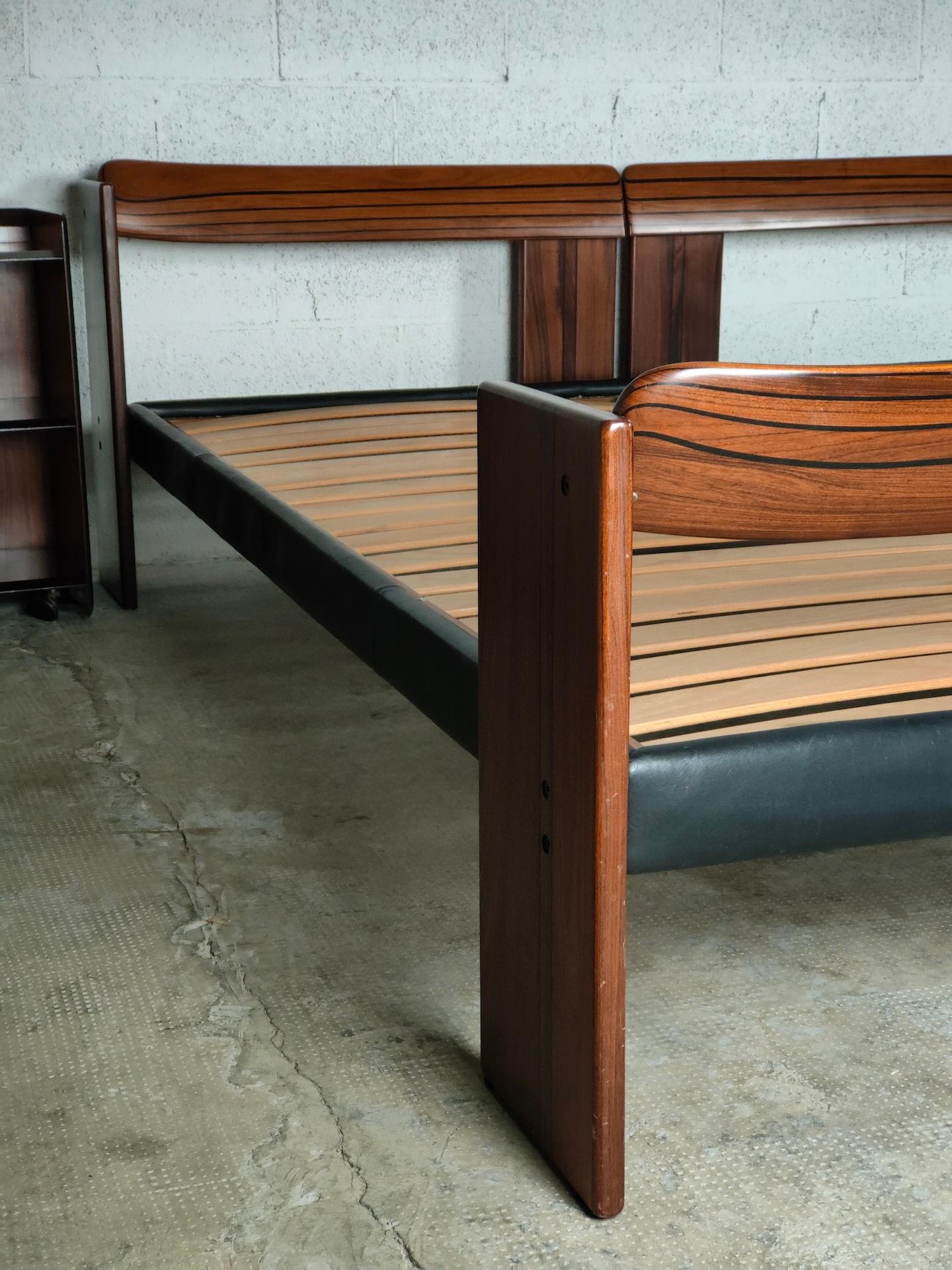 Late 20th Century Double bed and 2 nightstands Artona by Afra e Tobia Scarpa for Maxalto 1970s