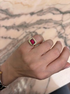 Double bezel pinky ring, rhodolite 2.45cts, 18K Gold, 4.65gr