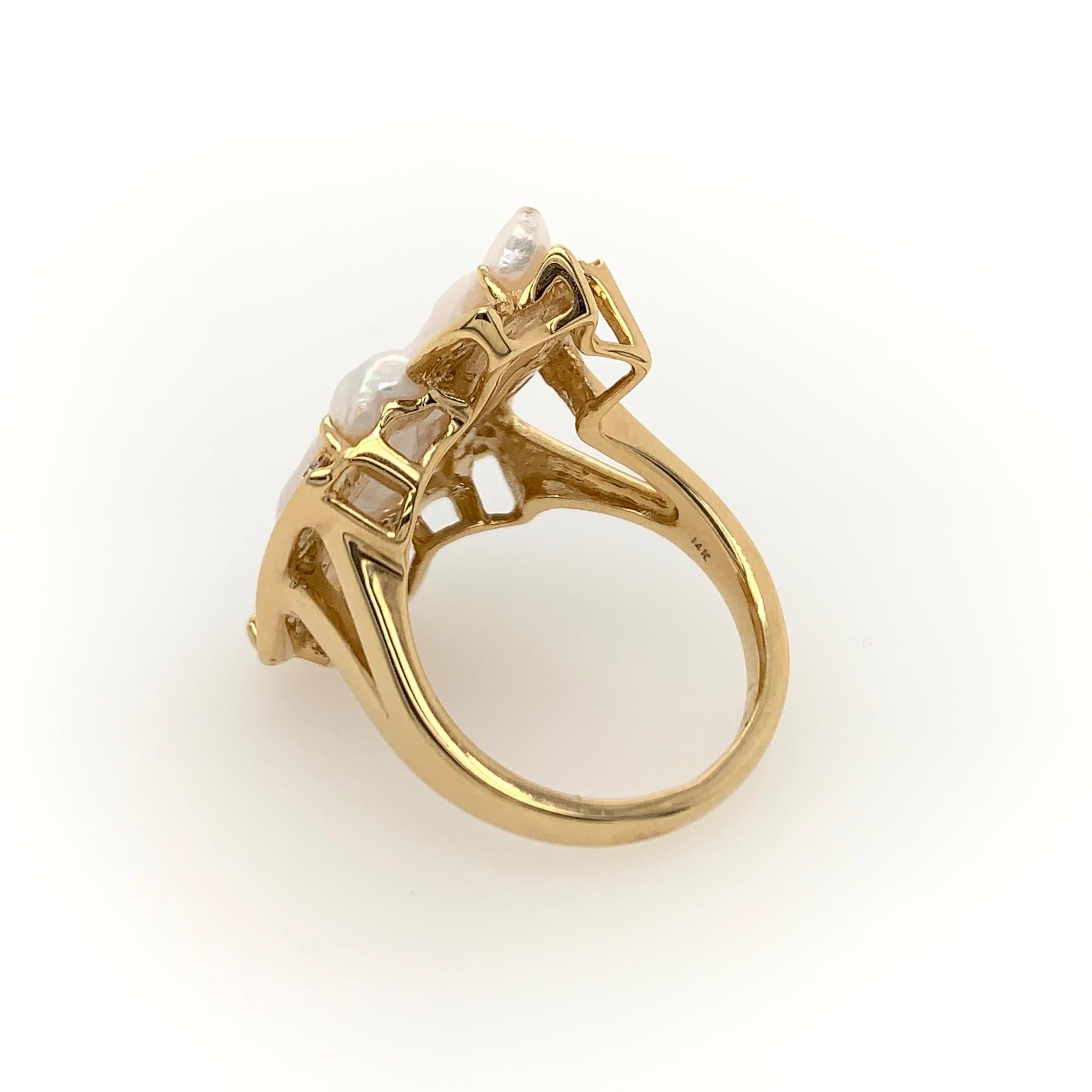 Double Biwa Freshwater Pearl and Diamond 14 Karat Yellow Gold Ring In New Condition For Sale In Los Angeles, CA