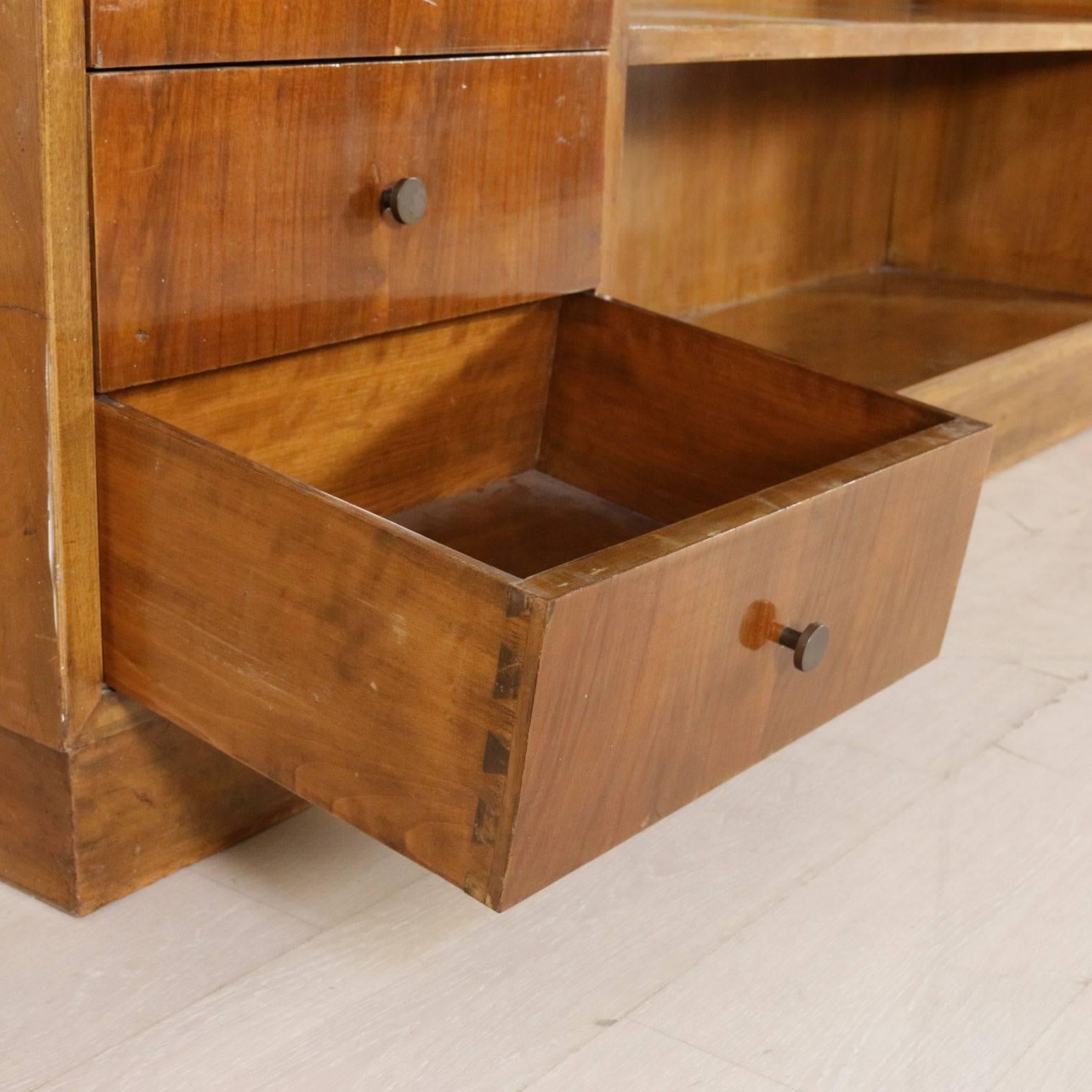 Double Body Bookcase Walnut Vintage Manufactured in Italy, 1940s In Good Condition In Milano, IT