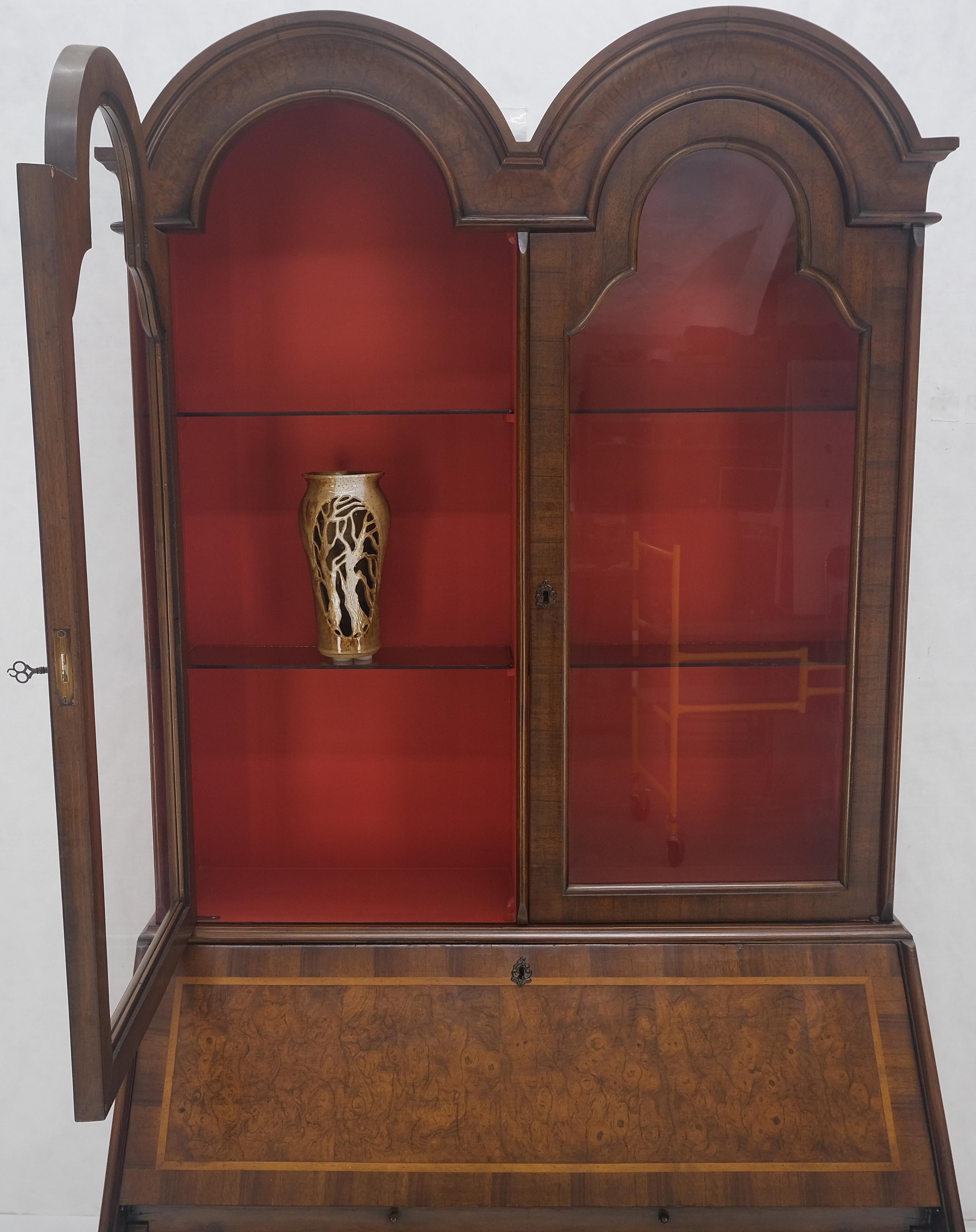 Escritorio de secretaria de 3 cajones con tapa de cúpula de doble bonete de madera de arce de los años 1900 ¡Limpio! en venta 9