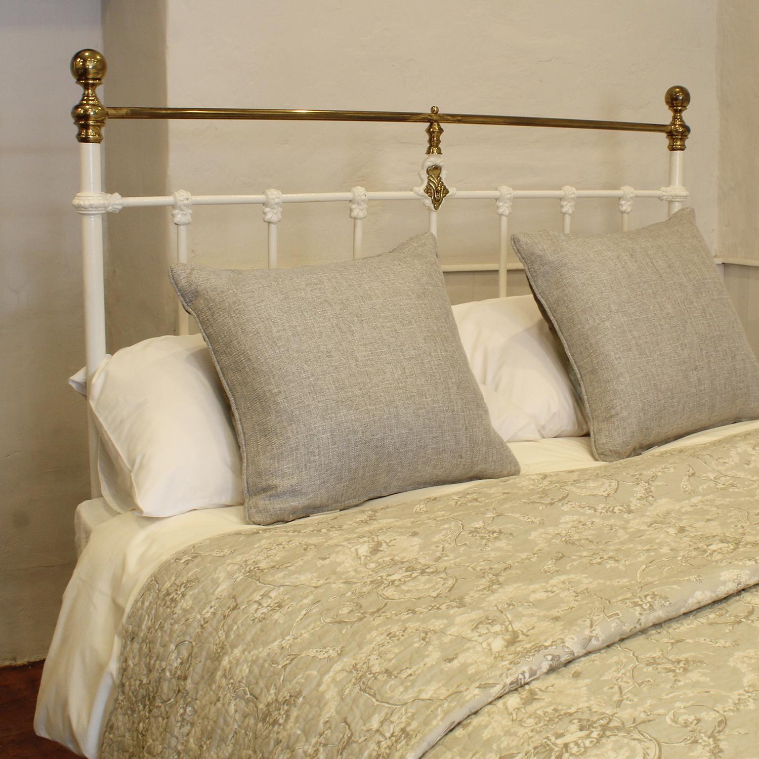 Cast Double Brass and Iron Bed in White, MD140 For Sale