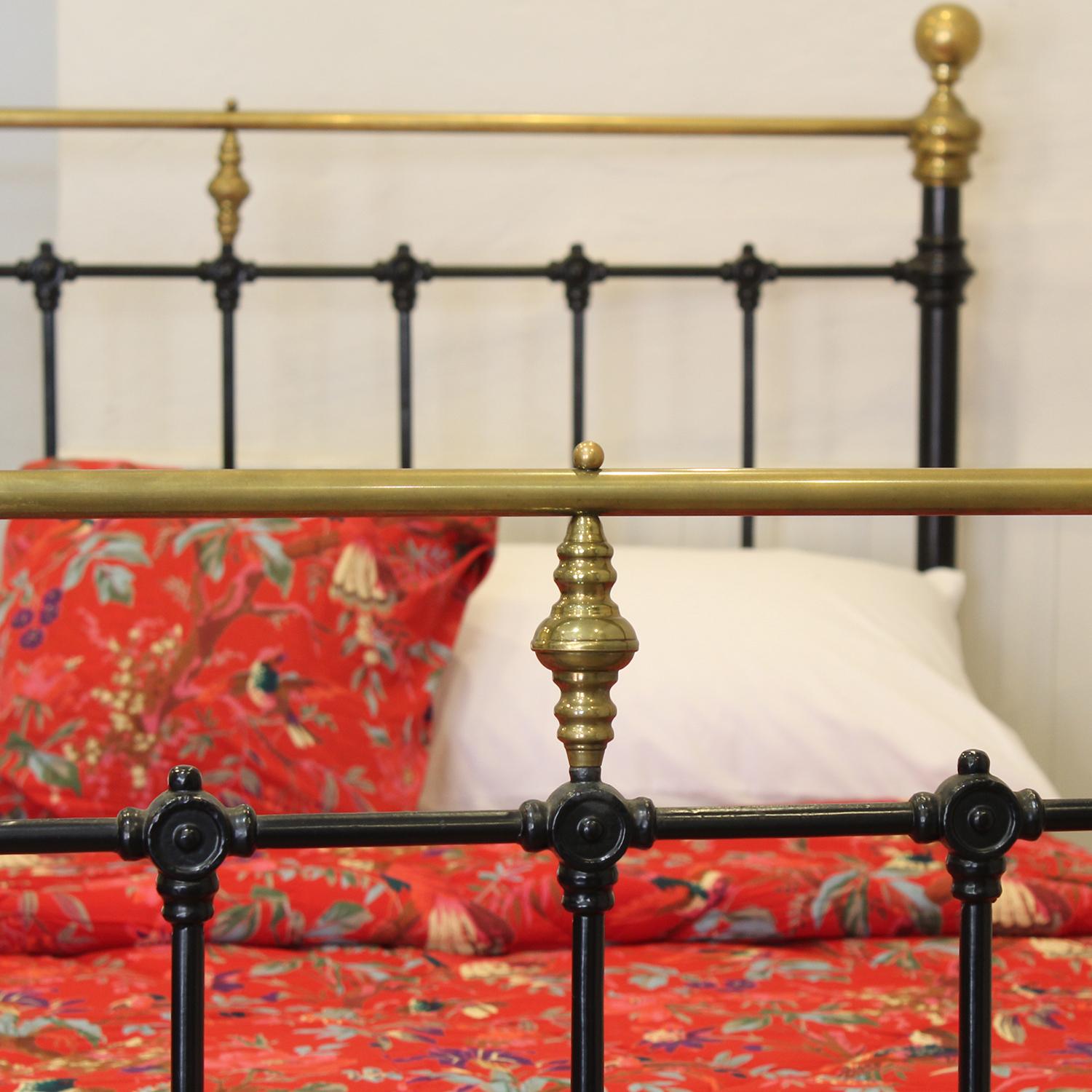 Double Brass and Iron Bed, MD138 In Good Condition In Wrexham, GB