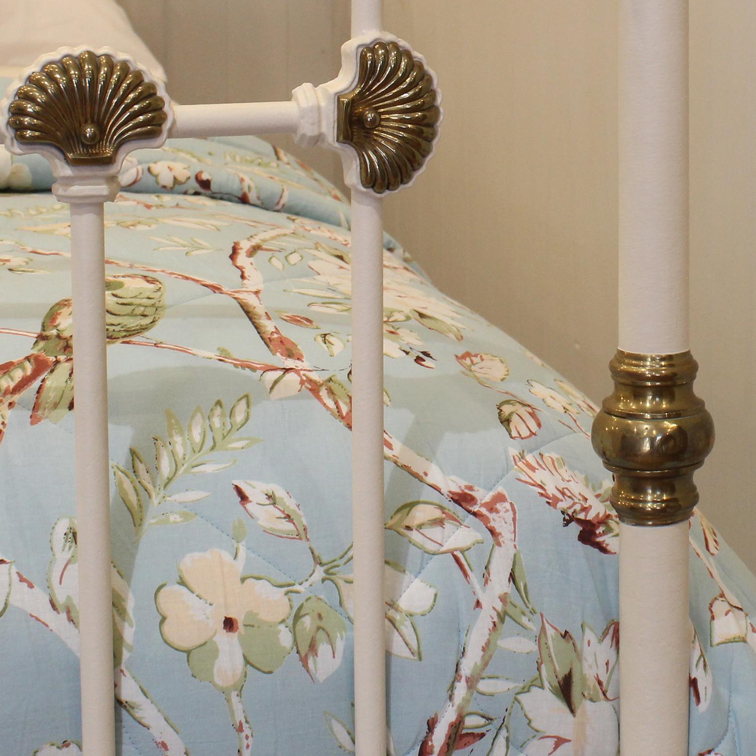 Double Brass & Iron Bed in White, MD123 1