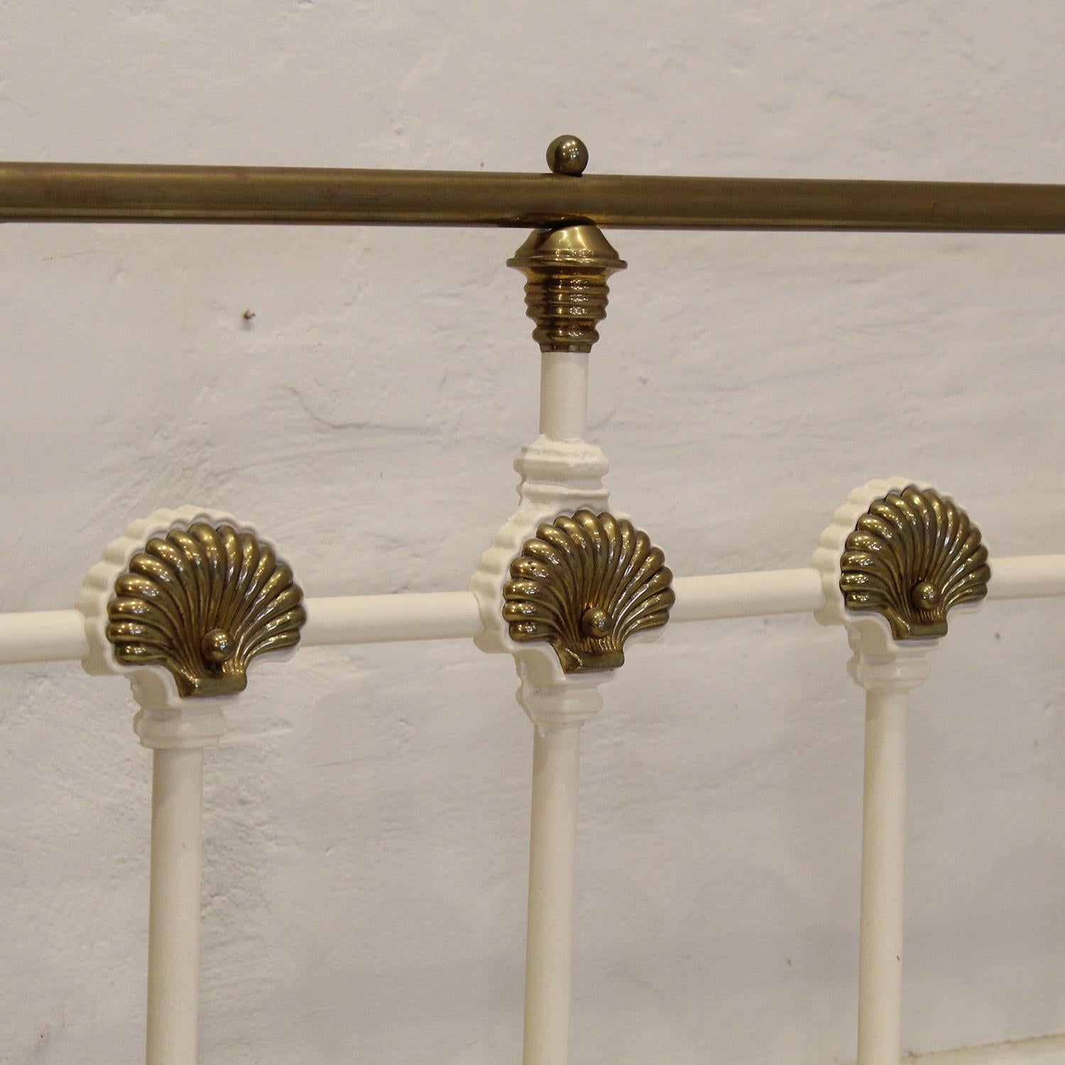 Double Brass & Iron Bed in White, MD123 2