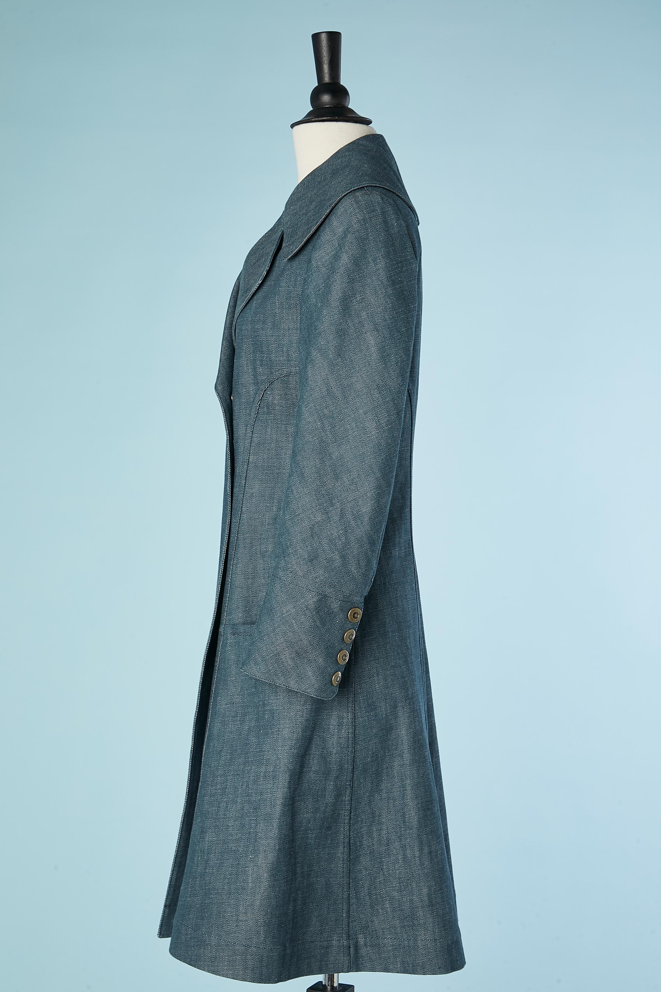 Manteau à double boutonnage en denim avec découpes et boutons-pression Alaïa Excellent état - En vente à Saint-Ouen-Sur-Seine, FR