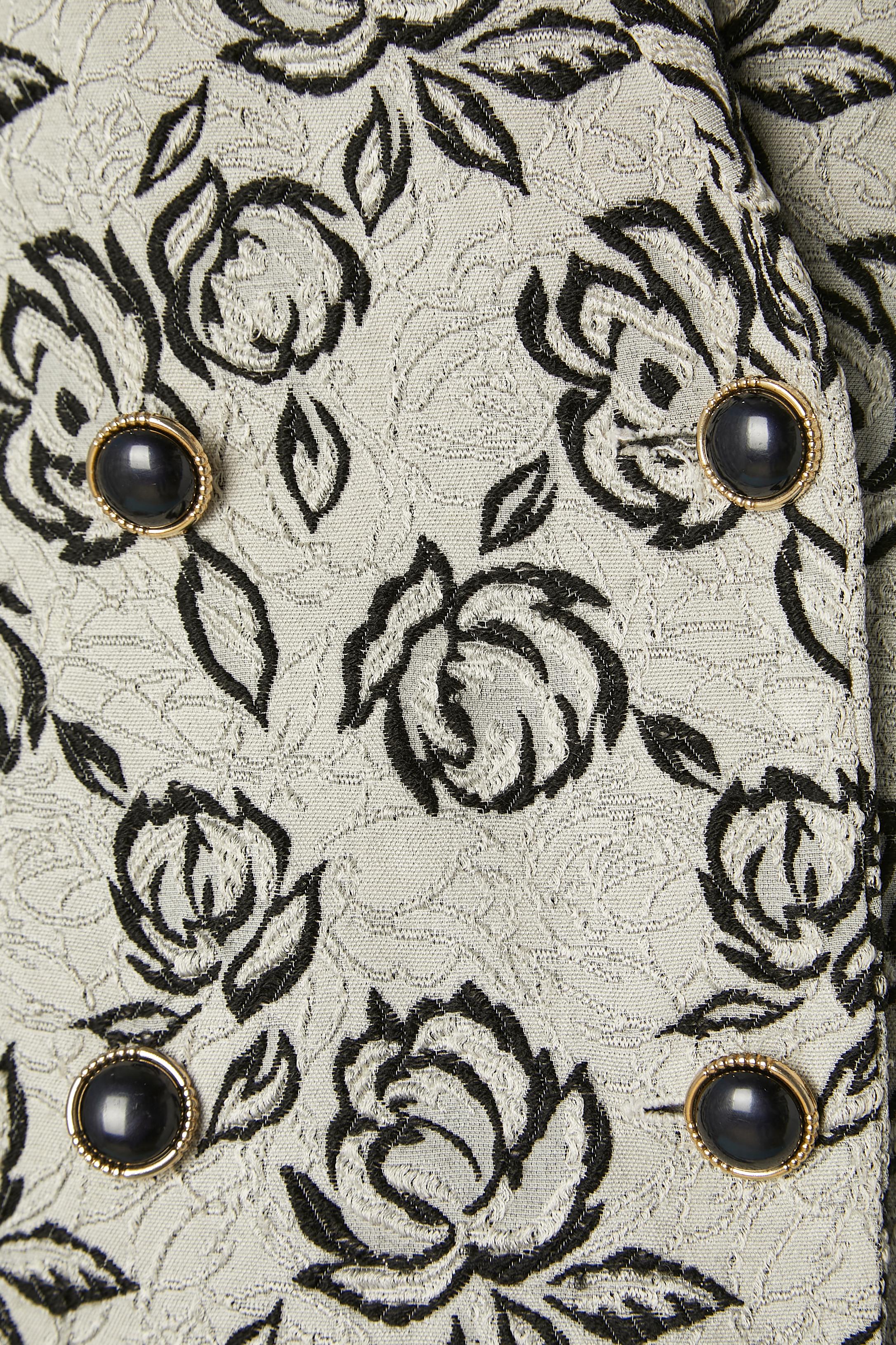 Zweireihige Damastjacke mit Rosenmuster von Gianni Versace Couture  (Grau) im Angebot