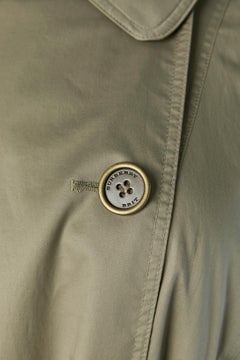 Zweireihige kakifarbene Baumwolljacke BURBERRY BRIT