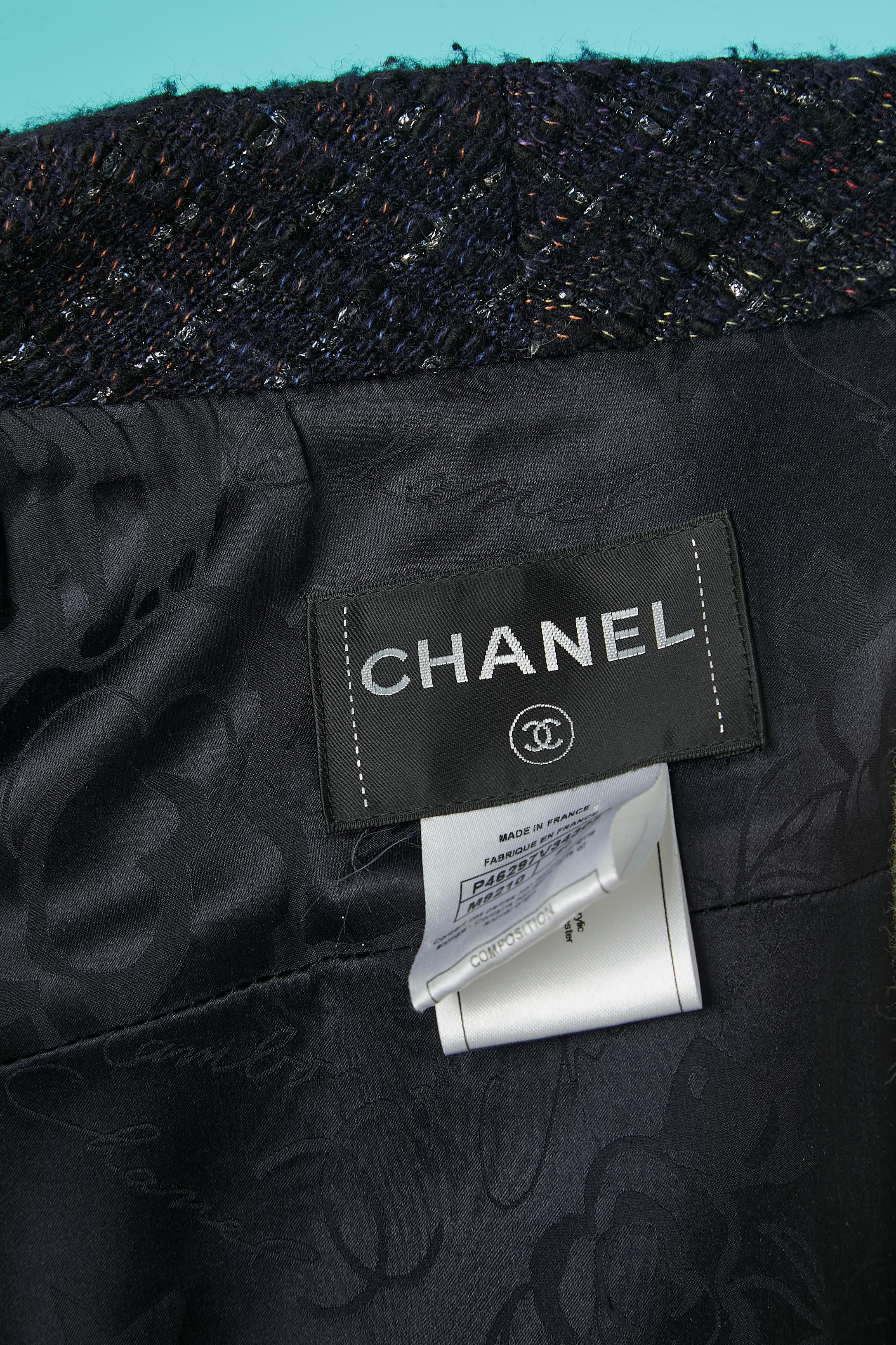 Zweireihige plissierte Tweedjacke mit Schnallenverschluss Chanel Métiers d'Art  im Angebot 5