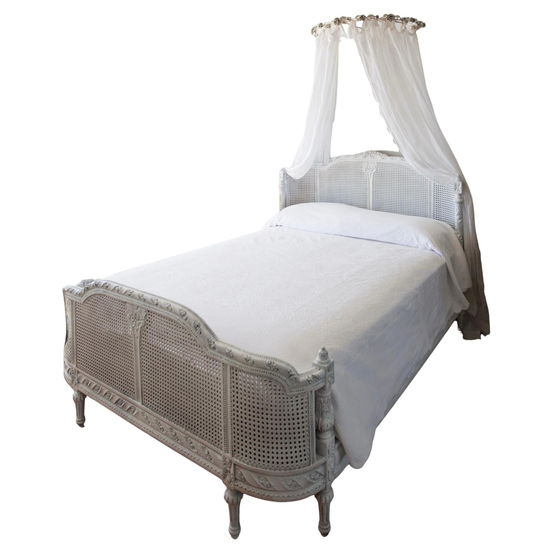 Lit Euro King français double canné blanc sculpté à la main