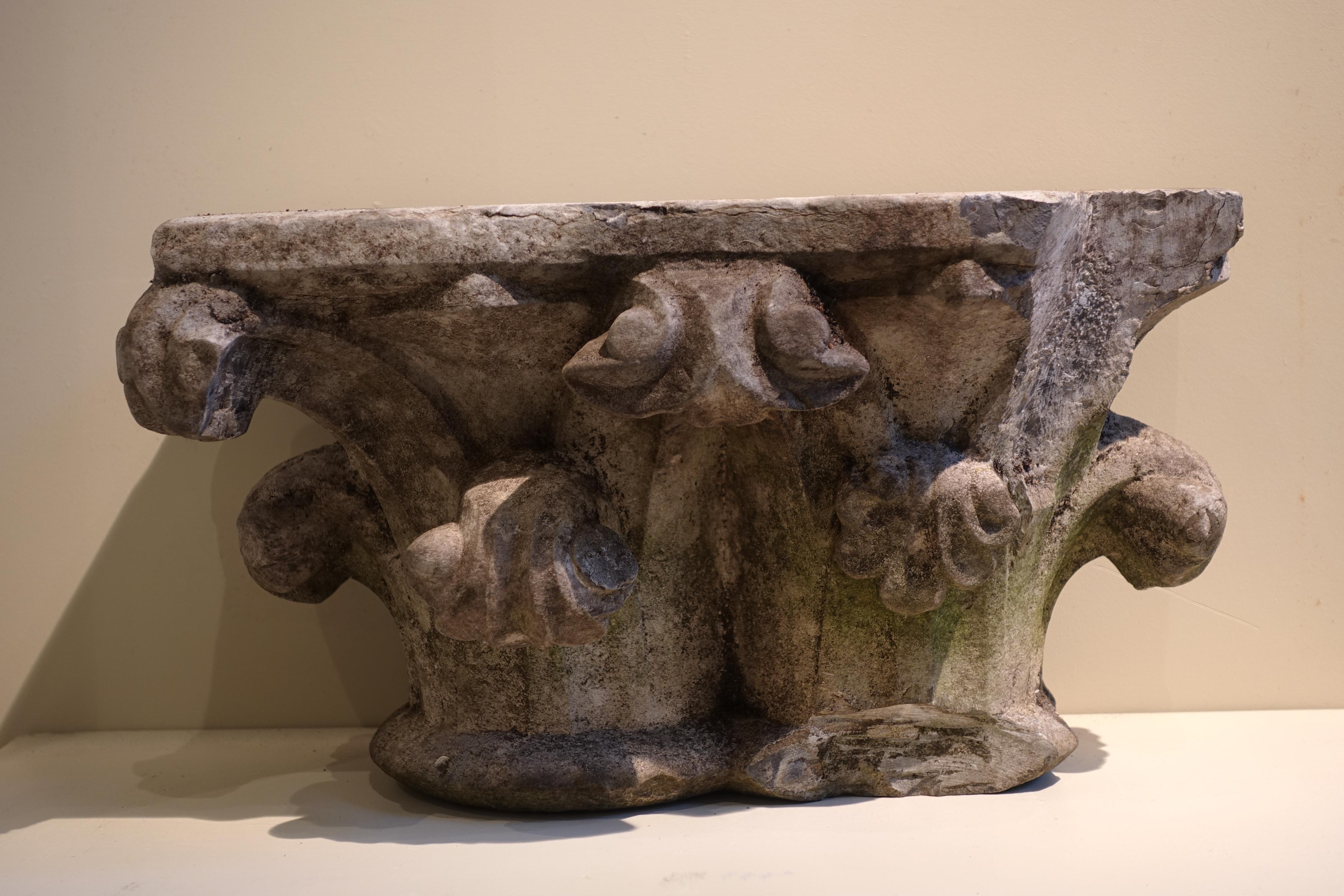 Carved double capital - french, end of 13th century For Sale
