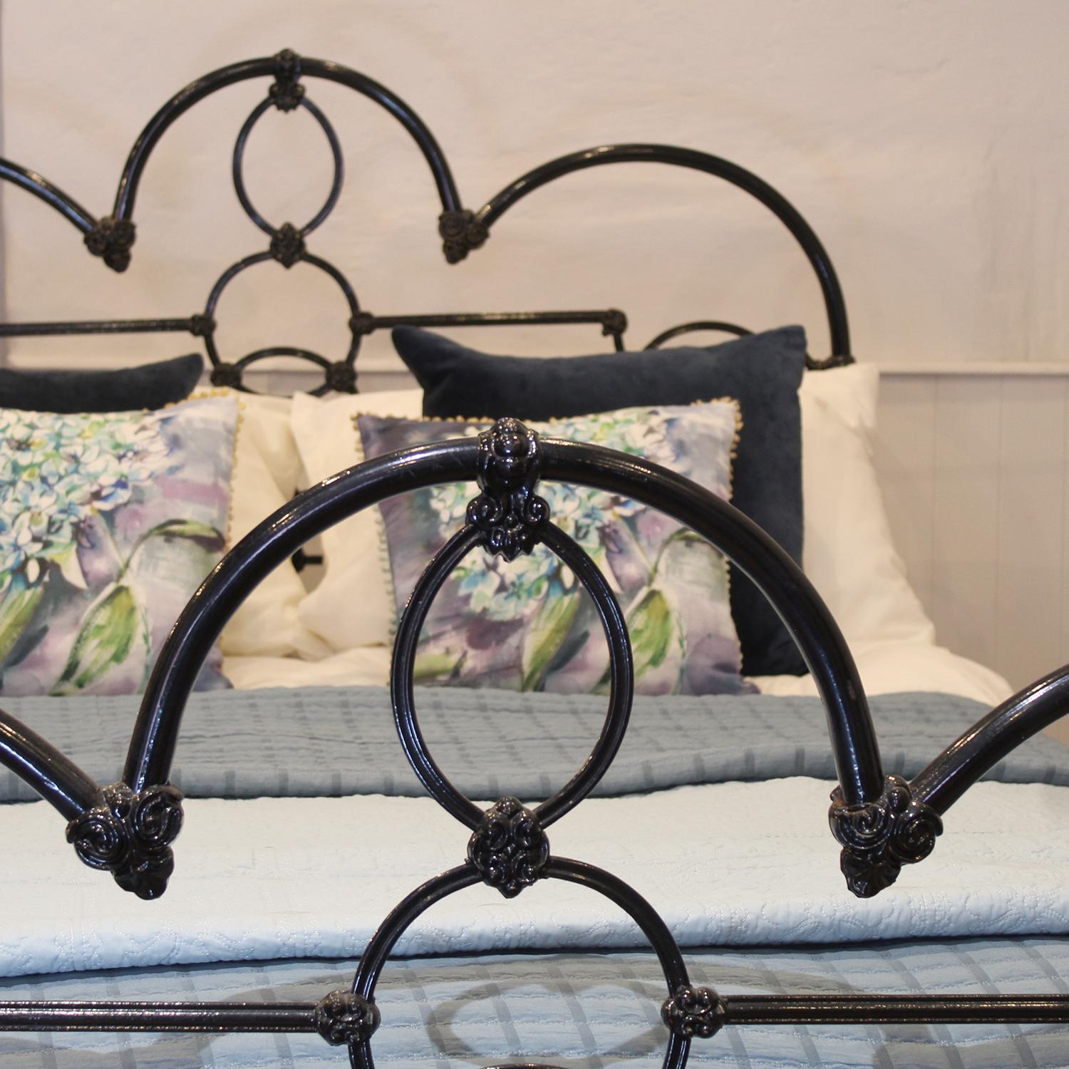 Victorian Double Cast Iron Antique Bed MD128 For Sale