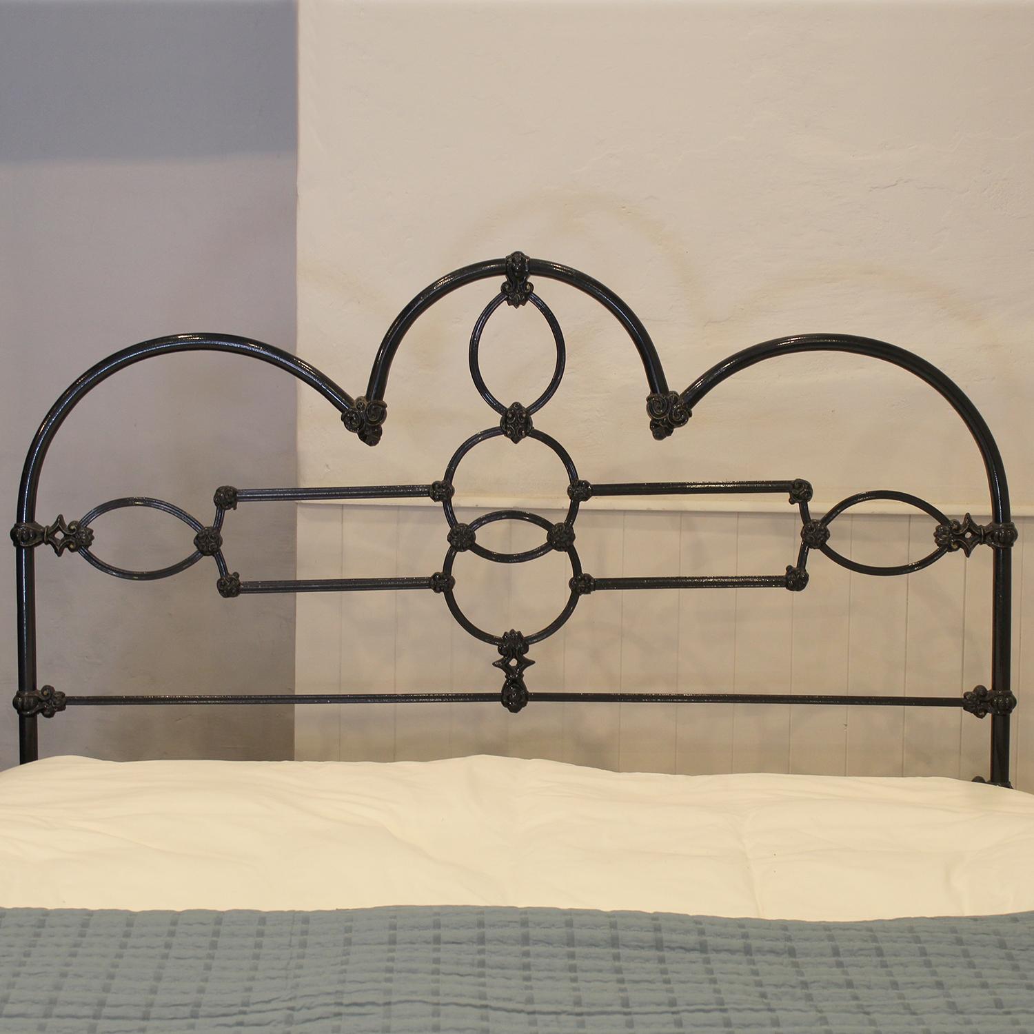 Steel Double Cast Iron Antique Bed MD128 For Sale