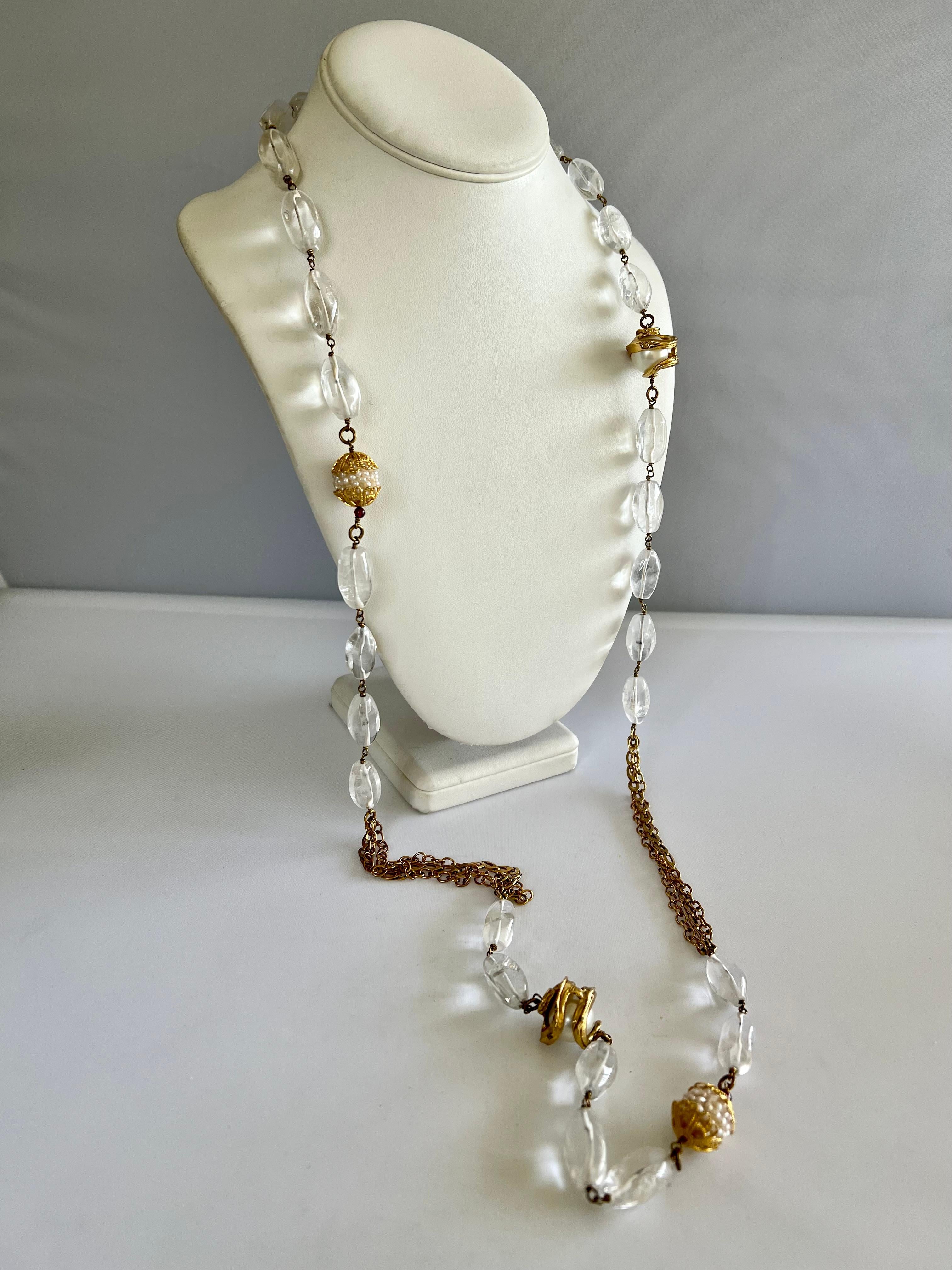 Perle Chaîne double, collier sautoir français en cristal de roche, bronze et fausse perle en vente