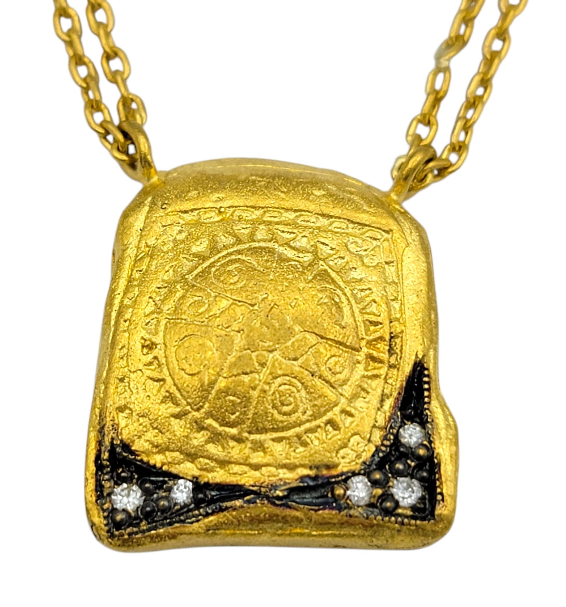 Collana con ciondolo a doppia catena con diamanti in oro giallo 23,65 carati In condizioni buone in vendita a Scottsdale, AZ
