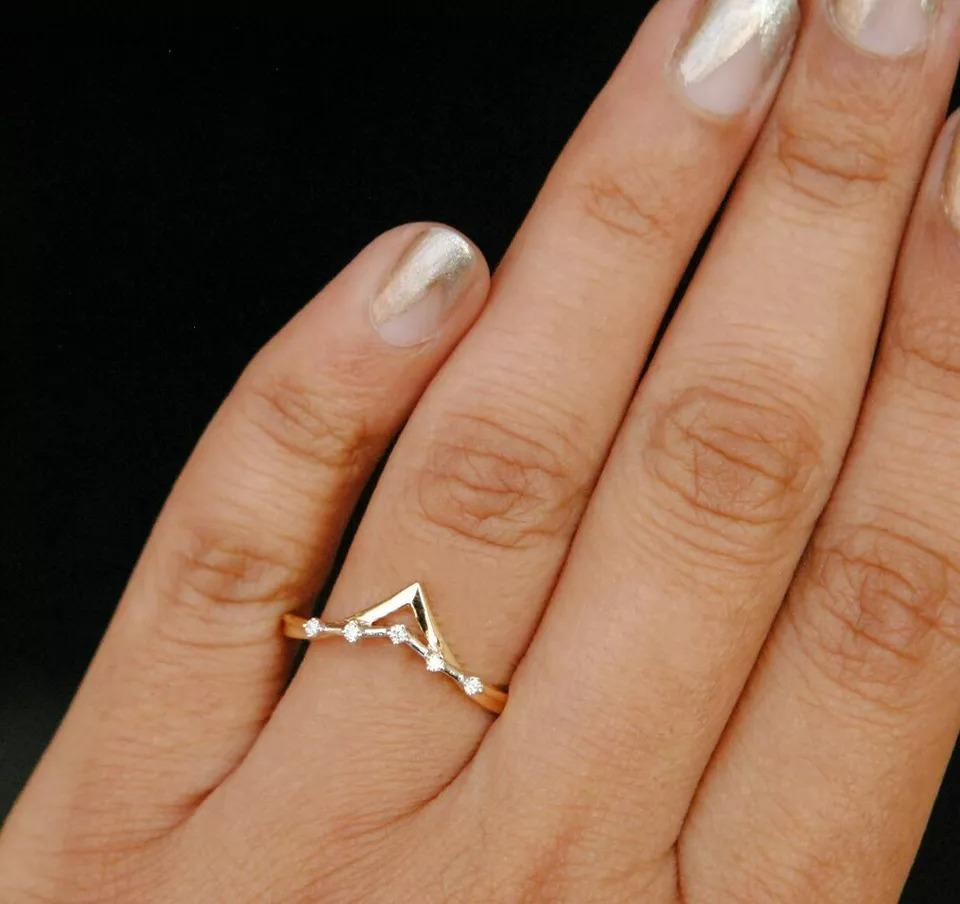 Double Chevron Diamond and 14k Solid Gold Tiara Crown Ring In New Condition For Sale In Chicago, IL