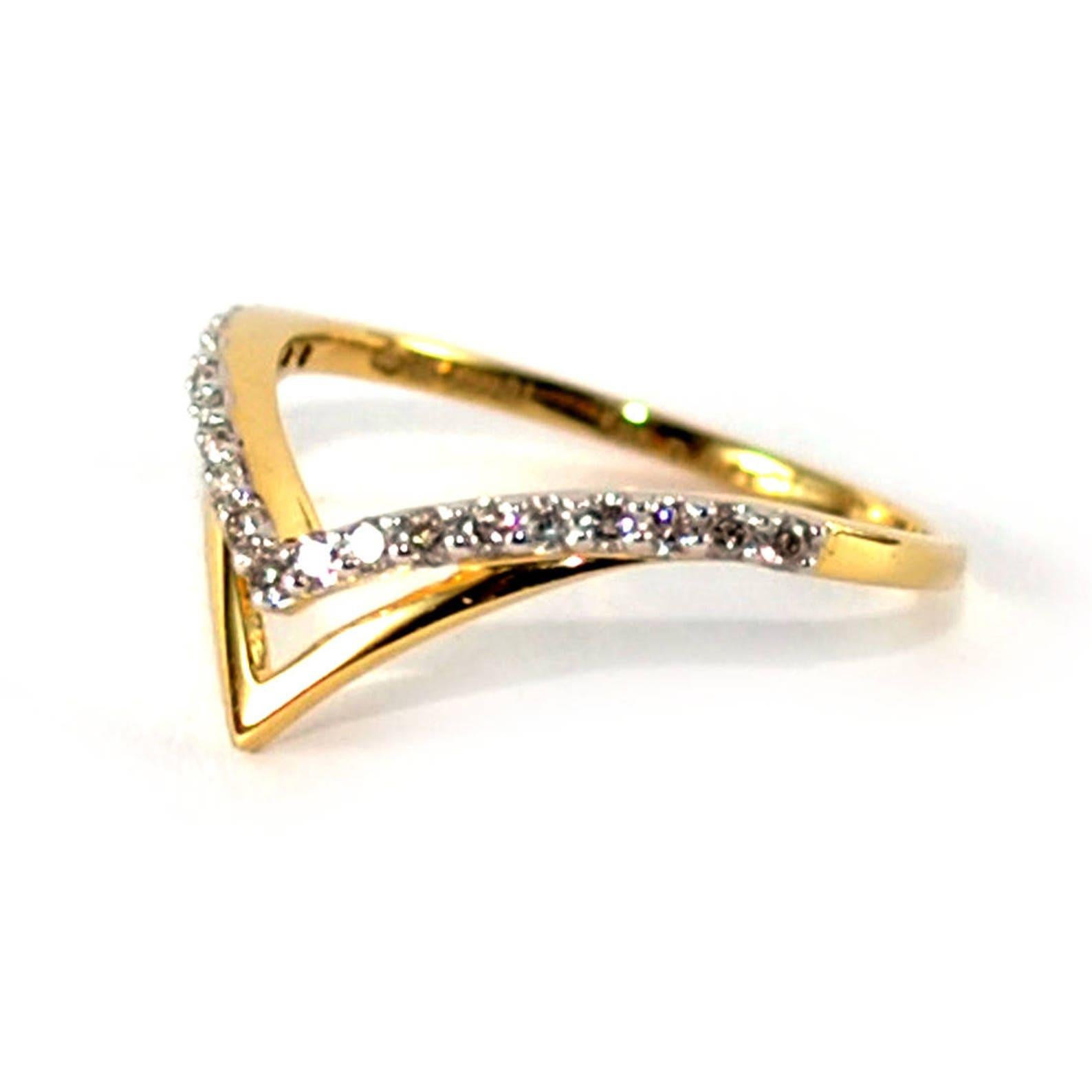 Round Cut Double Chevron V Wedding Ring 14k Gold Stackable Diamond Band Unique Gift. For Sale