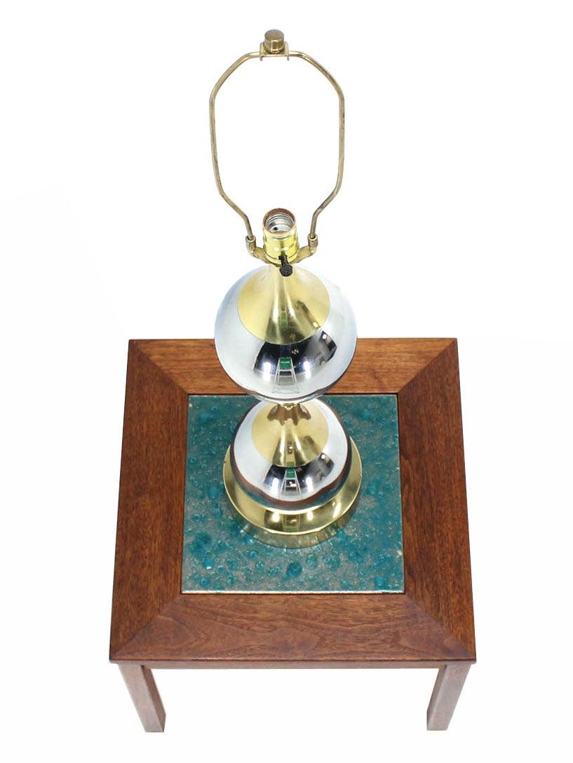 Double Chrome Globe Brass Link Connected Turned Metal Shape  Table Lamp MINT In Excellent Condition For Sale In Rockaway, NJ