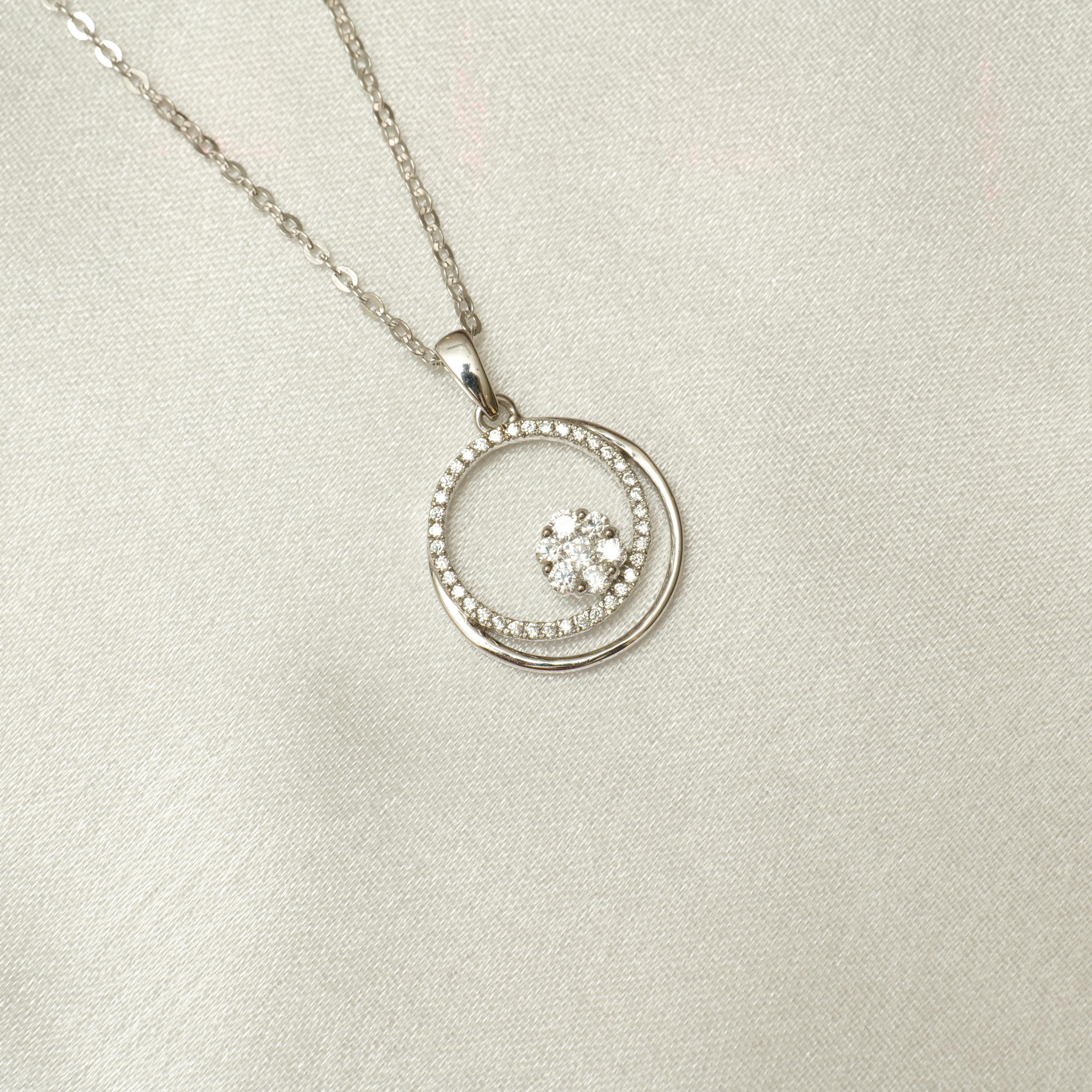 Collier pendentif double cercle en or massif 14K (certifié) en vente 2