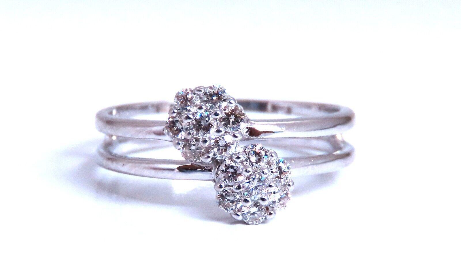 Double Cluster .26ct natural diamonds 18kt gold ring In New Condition For Sale In New York, NY