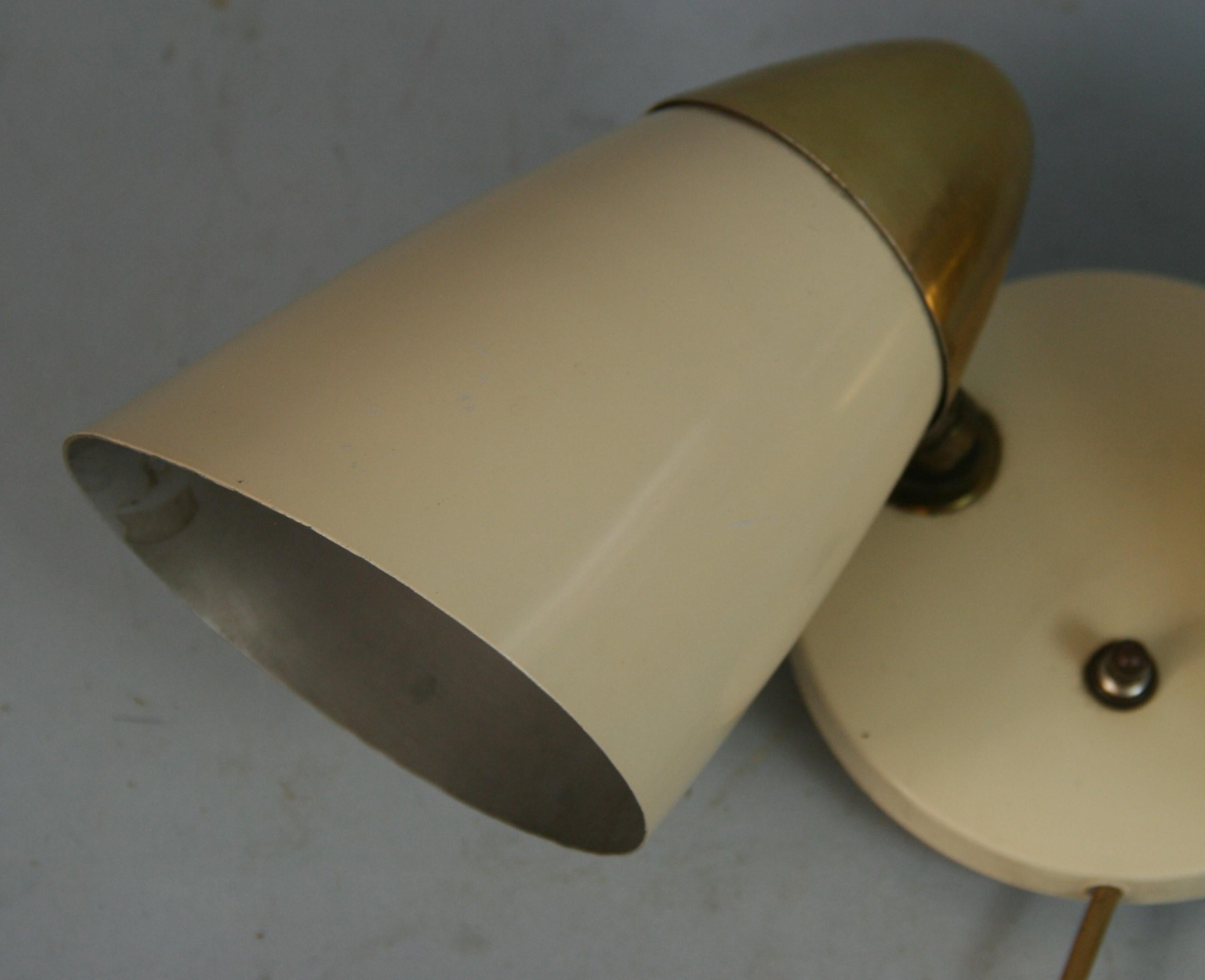 Double Cone Swivel Wall sconce  In Good Condition For Sale In Douglas Manor, NY