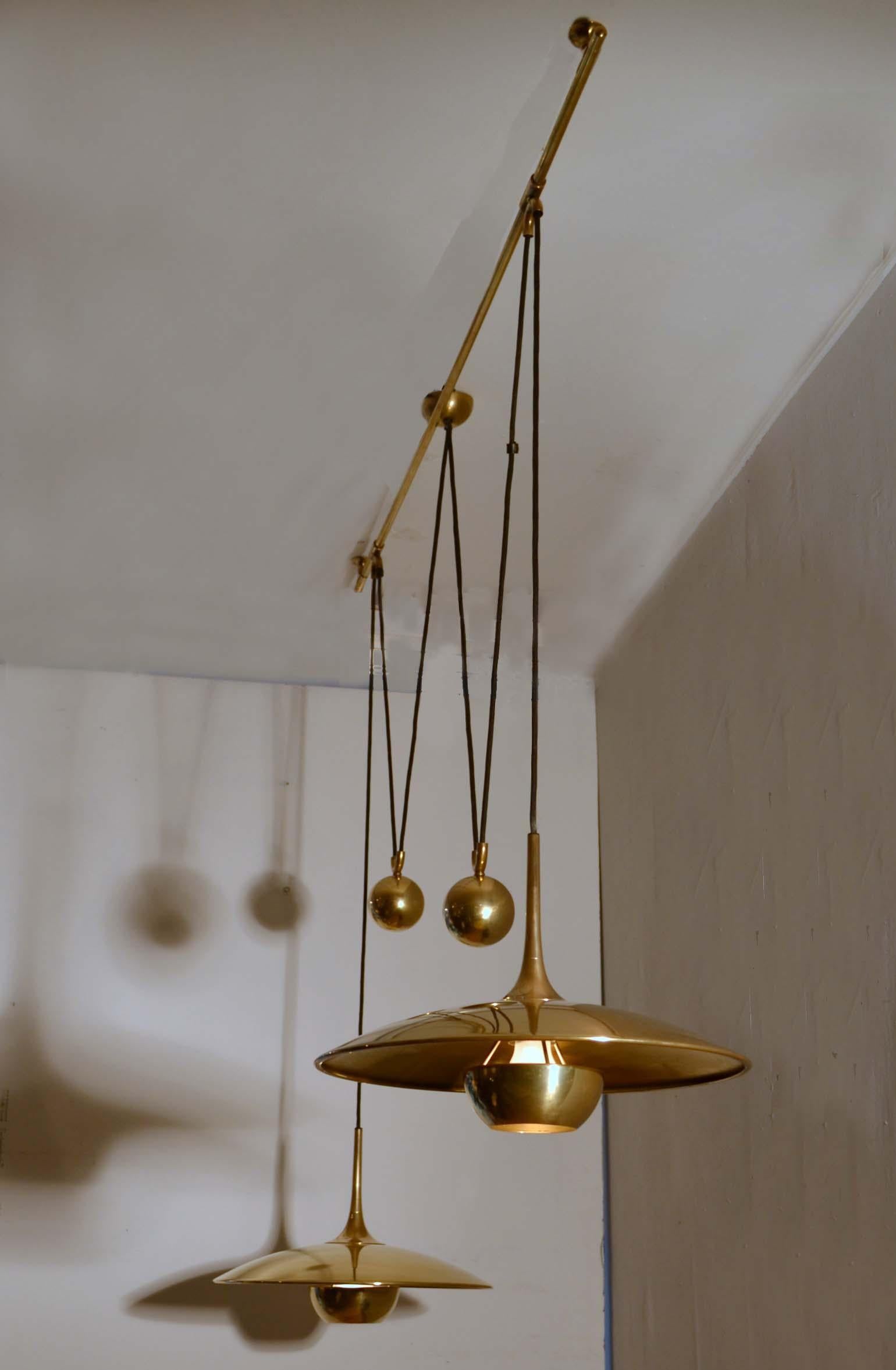 Cast Double Counterbalance Pendant Lamps Onos 40 in Brass by Florian Schulz, 1970s