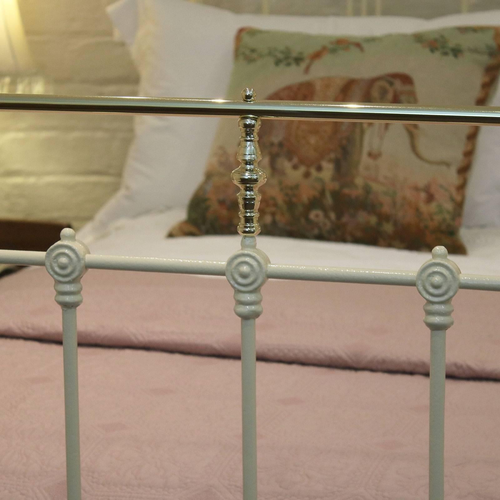 Double Cream Antique Bed, MD61 In Good Condition In Wrexham, GB