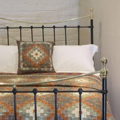 Double Cream Antique Bed, MD62