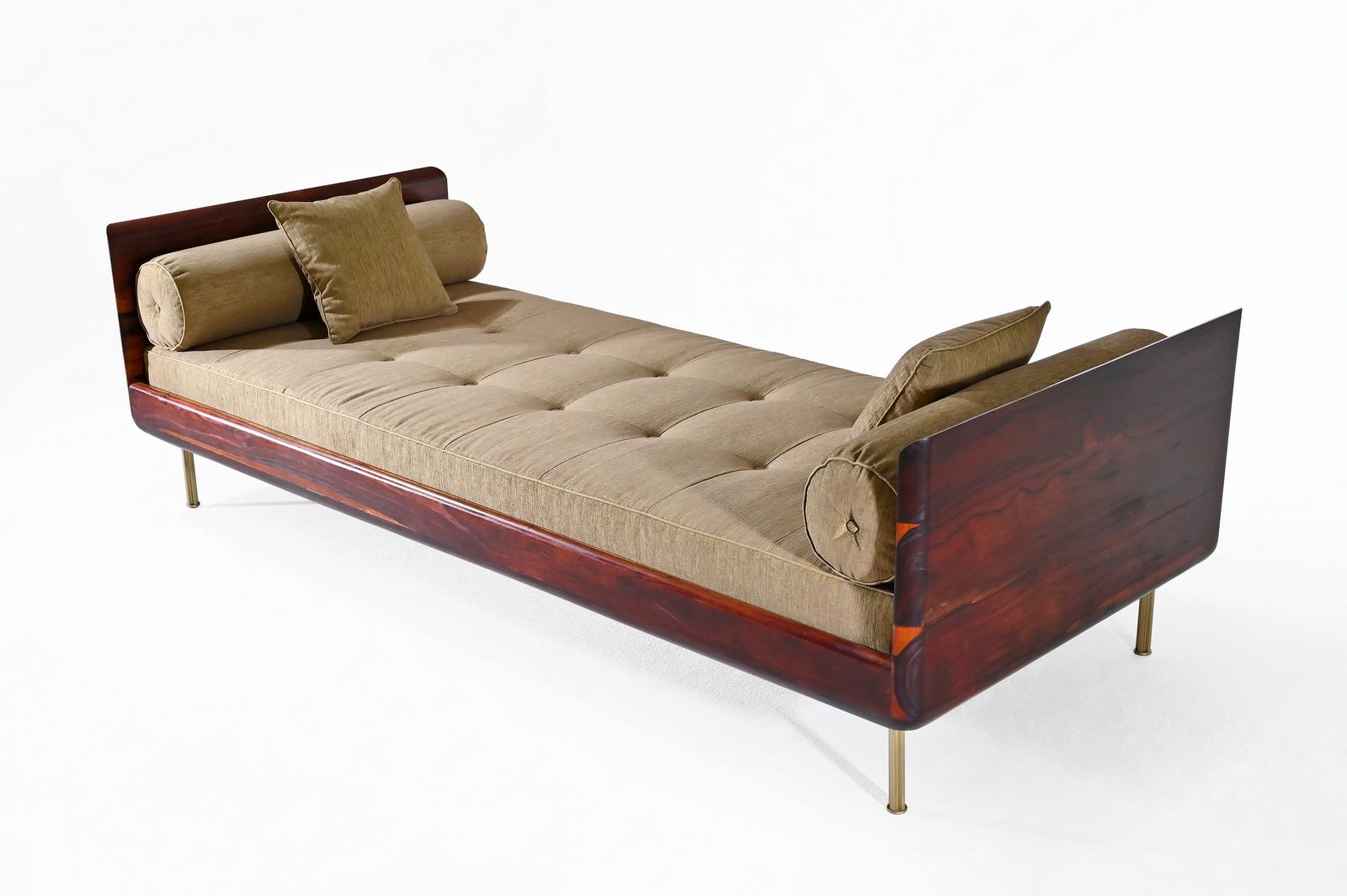 Introducing the all-new 'EleganceRest' daybed model, a remarkable addition to our diverse furniture collection. Crafted for both comfort and style, this daybed redefines relaxation. The frame is meticulously constructed from reclaimed Chin Chan