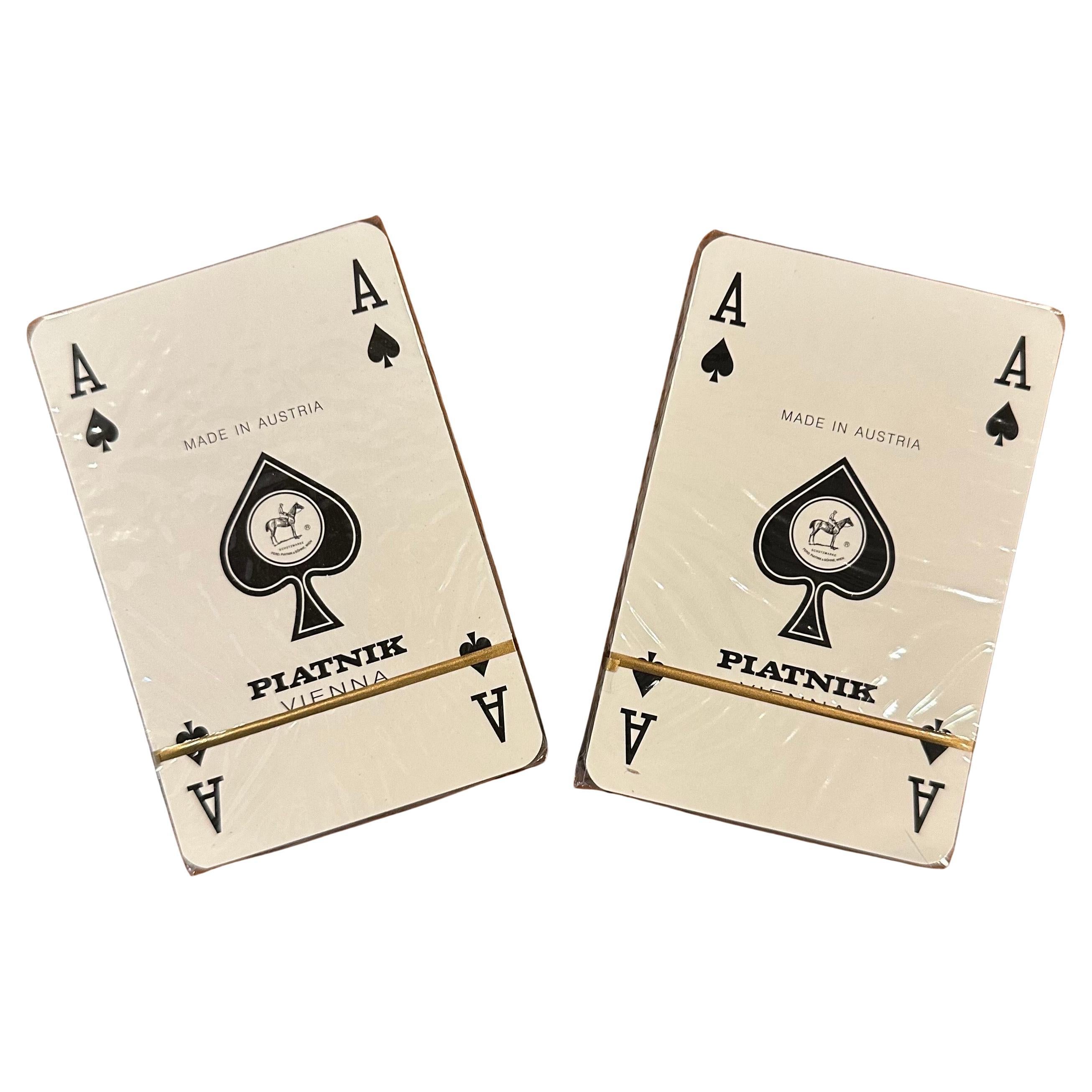Autrichien Ensemble de cartes à jouer de deux niveaux par Harrods of London - Nouveau stock ancien en vente