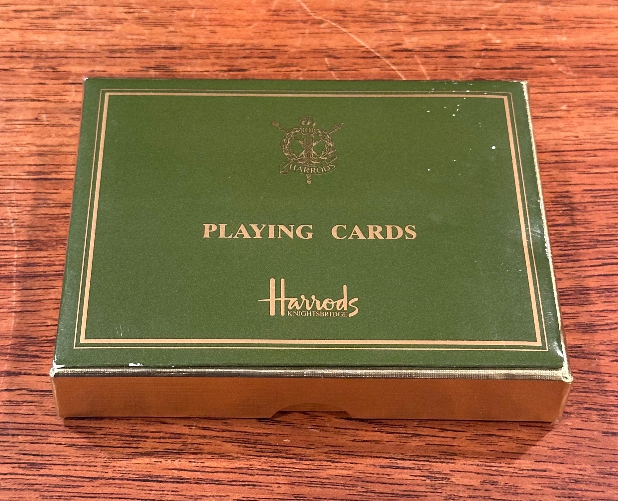 20ième siècle Ensemble de cartes à jouer de deux niveaux par Harrods of London - Nouveau stock ancien en vente