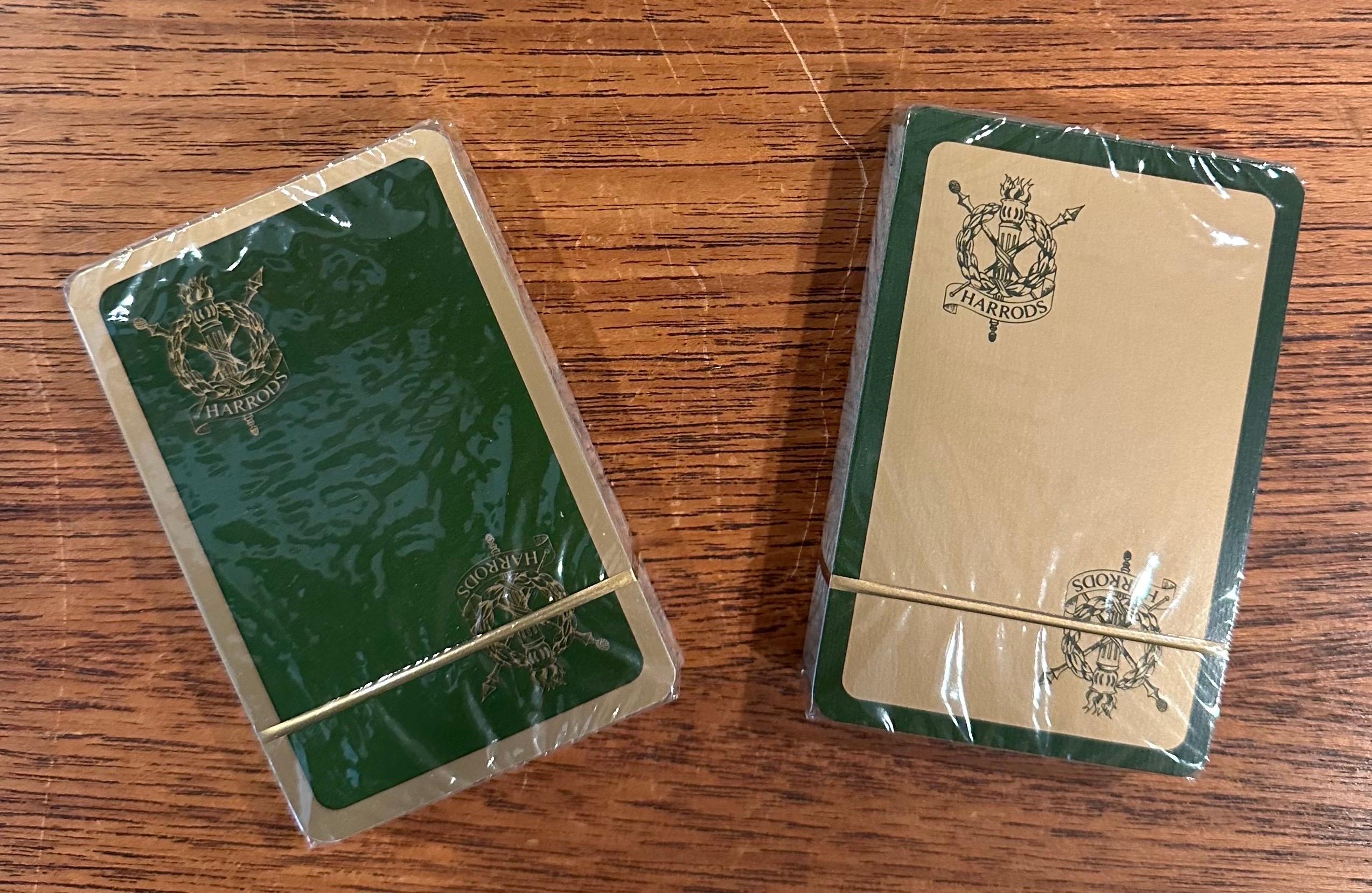 Ensemble de cartes à jouer de deux niveaux par Harrods of London - Nouveau stock ancien en vente 2