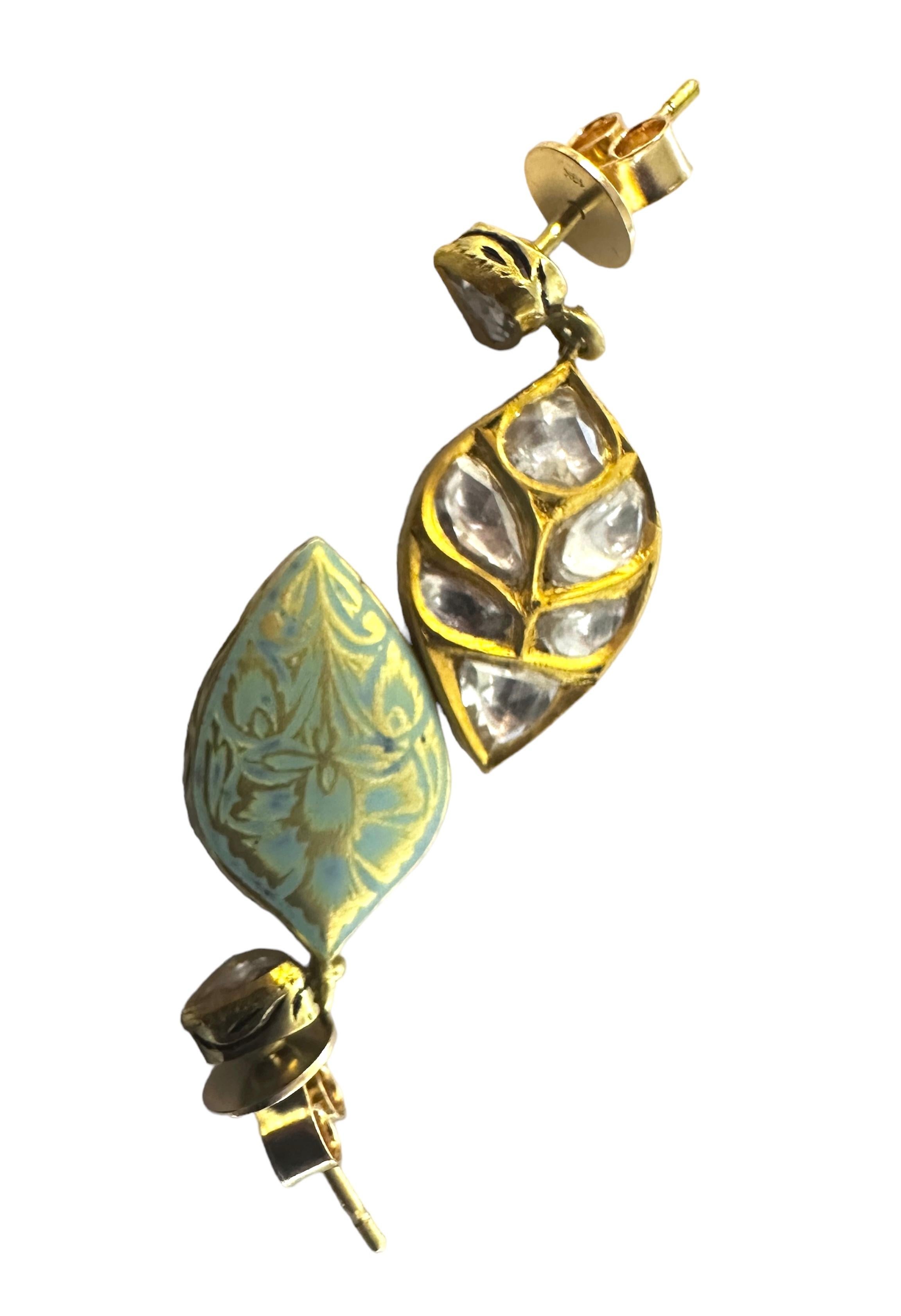 Taille trapèze Double plaisir : boucles d'oreilles avec motifs uniques à l'avant et à l'arrière en vente