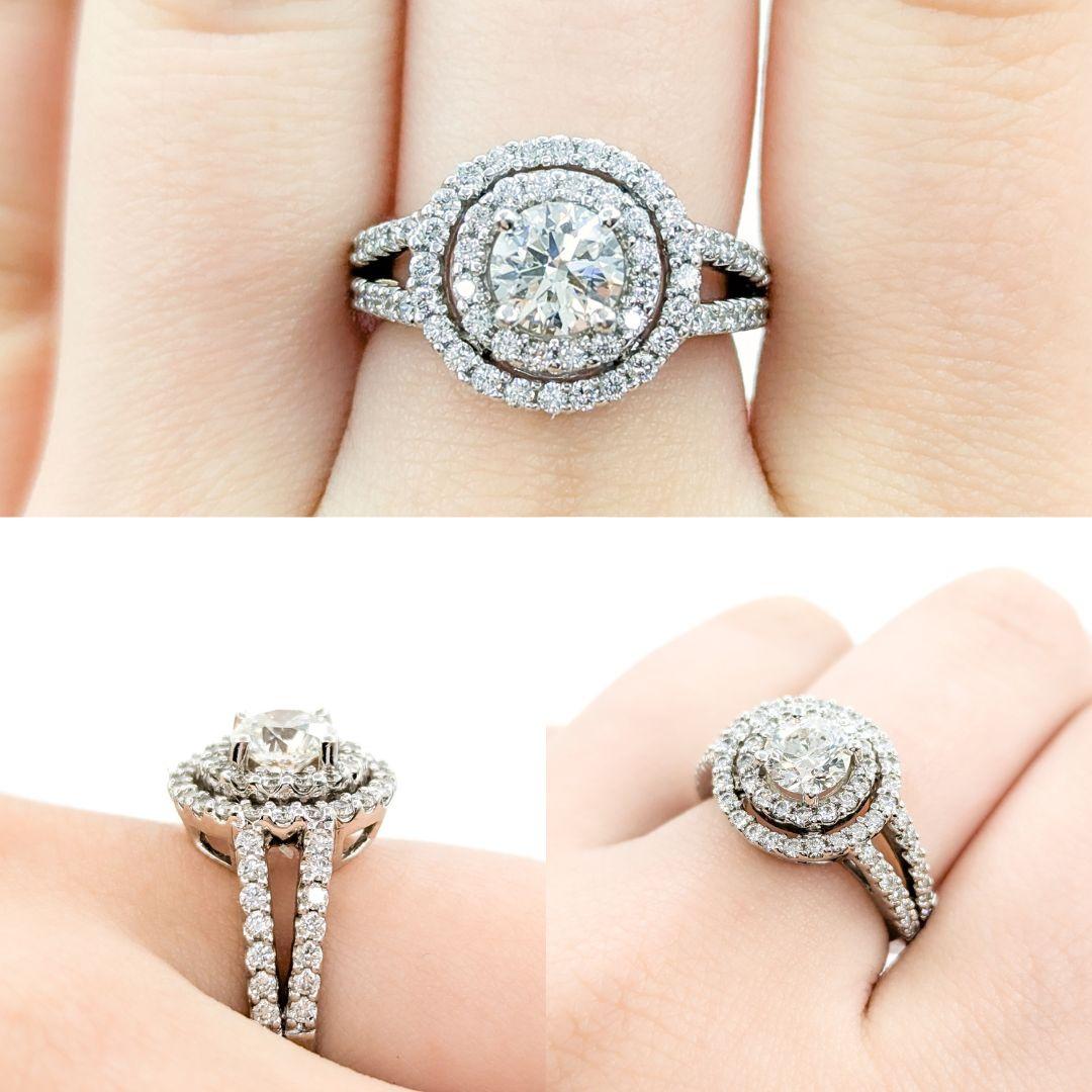 Doppelter Diamant Halo .90 Karat GIA zertifizierter Verlobungsring aus Weißgold

Wir stellen diesen wunderschönen Verlobungsring aus 14 Karat Weißgold vor. Der Ring ist mit einem atemberaubenden Diamanten von 0,90 Karat besetzt, der vom GIA mit