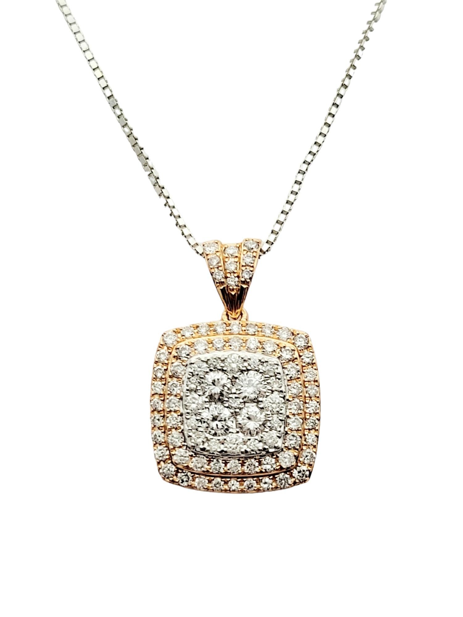 Contemporaneo Ciondolo a goccia quadrato con doppio diamante a forma di aureola in oro rosa e bianco 14 carati in vendita