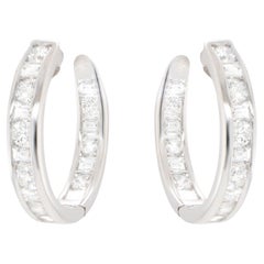 Créoles en or 18 carats avec deux diamants baguettes et ronds de 2,16 carats