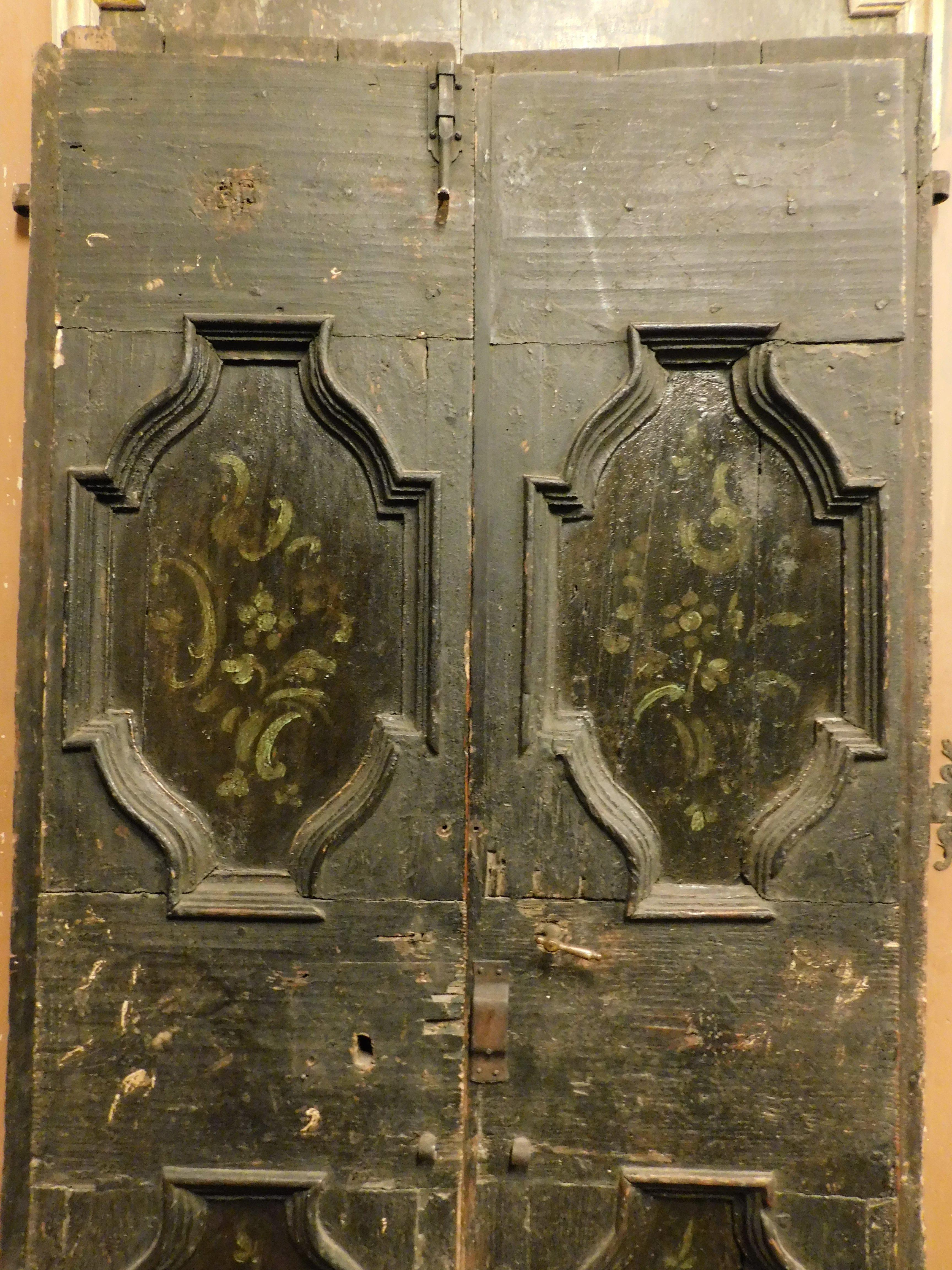 Hand-Carved Double door in rustic larch wood, black background and painted panels, italy For Sale