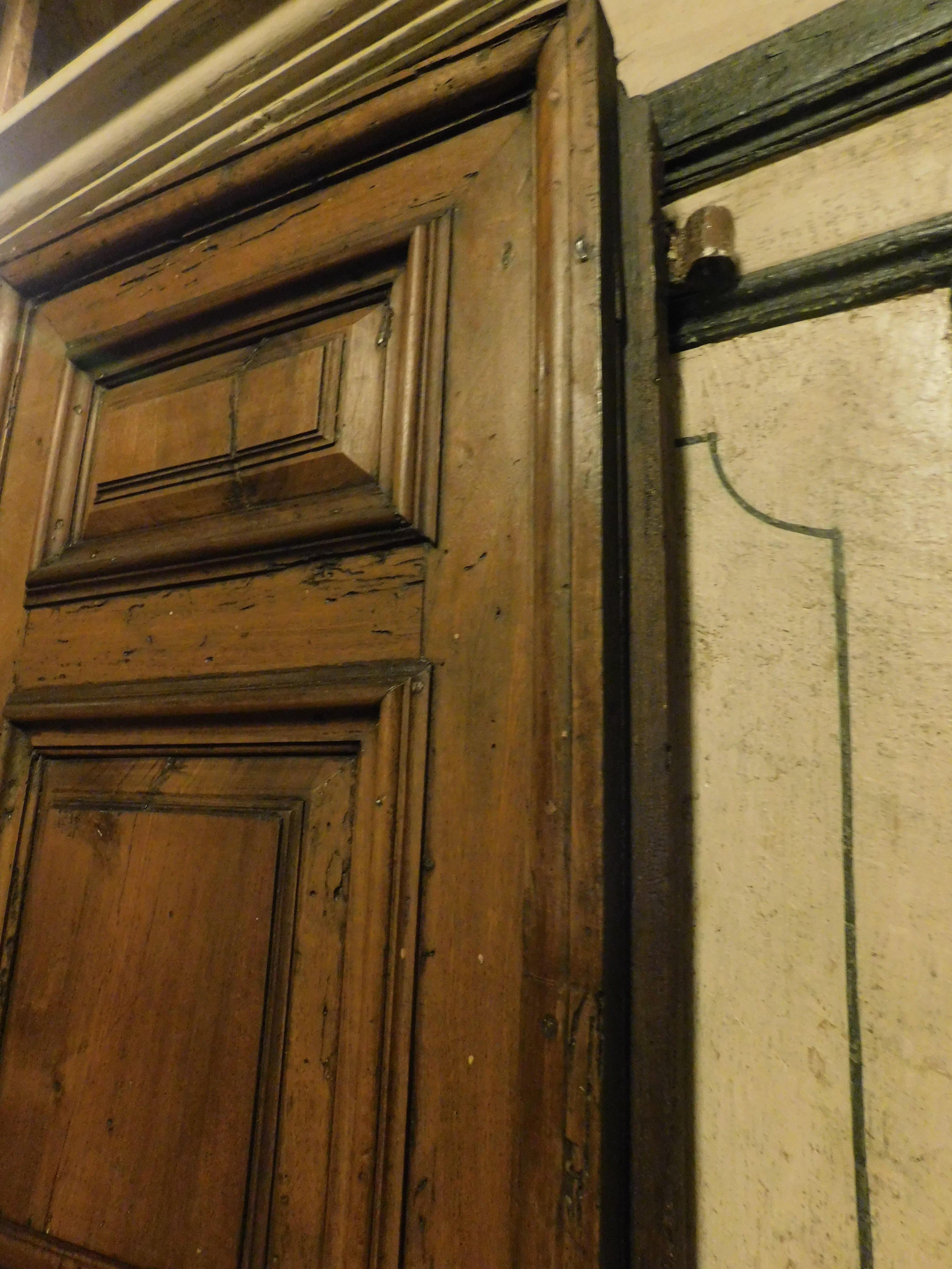 Double porte en Wood Wood, deux vantaux à panneaux, Italie en vente 1